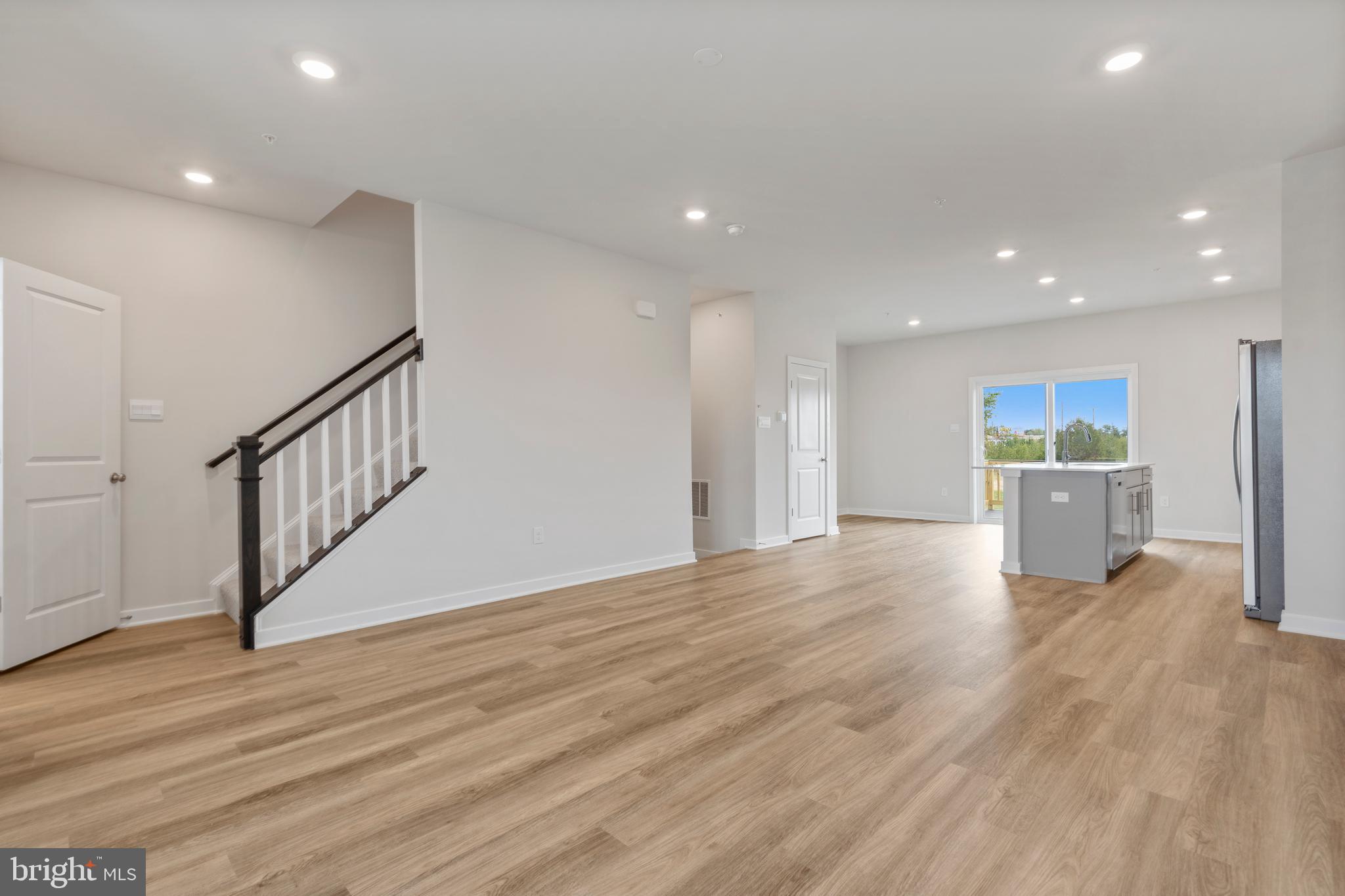 SPRING HILLS - Residential Lease