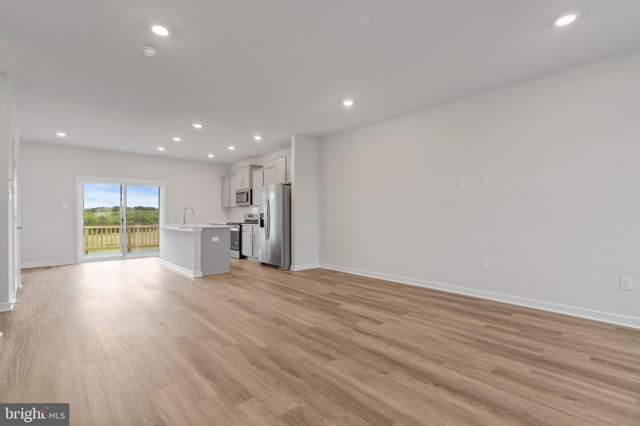 SPRING HILLS - Residential Lease