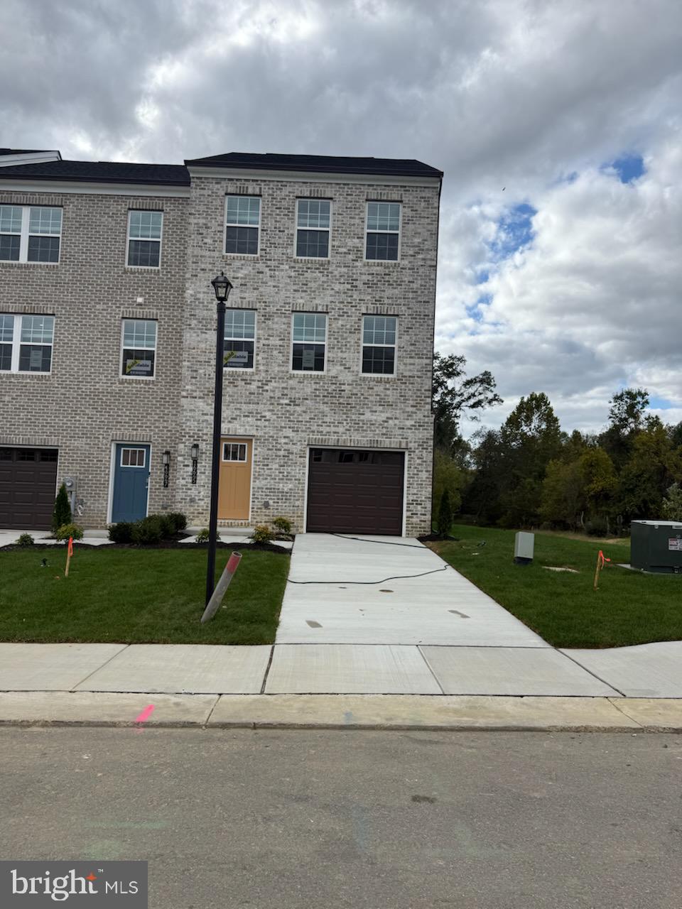 SPRING HILLS - Residential Lease