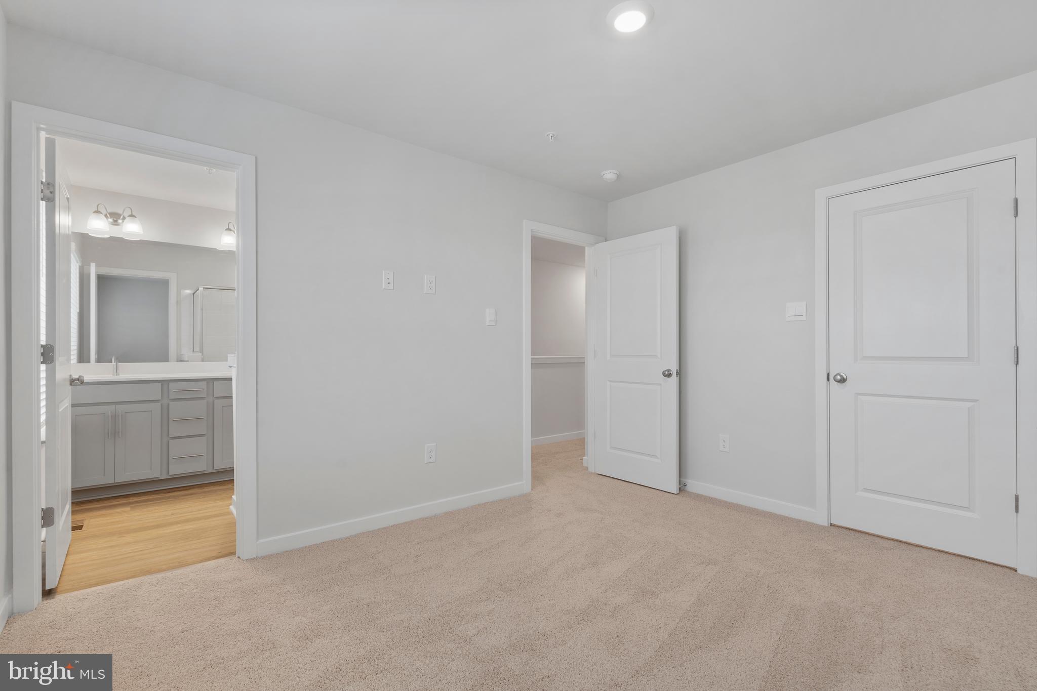 SPRING HILLS - Residential Lease