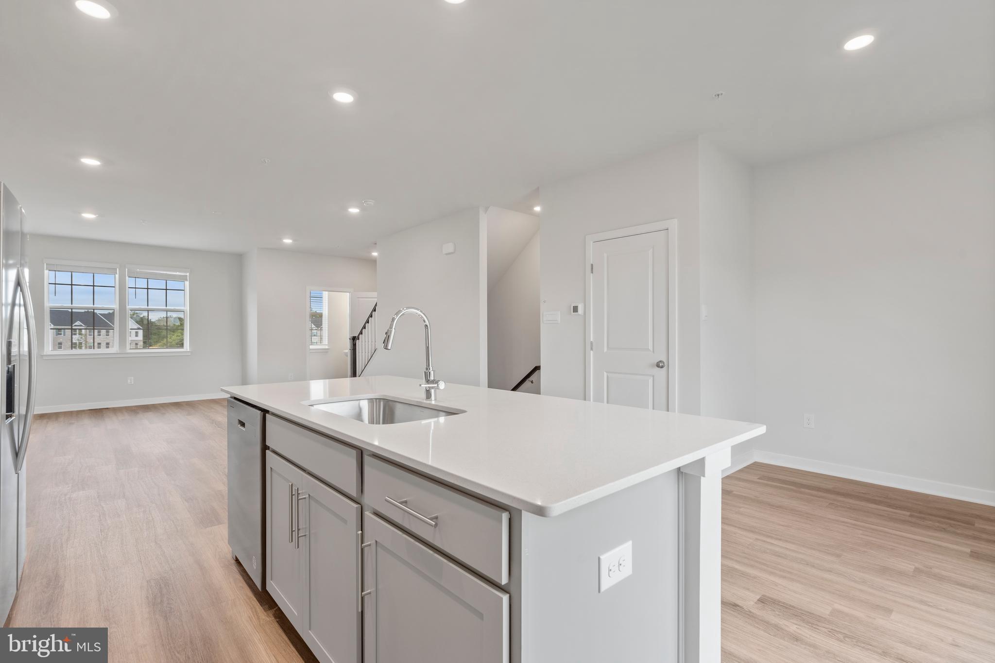 SPRING HILLS - Residential Lease