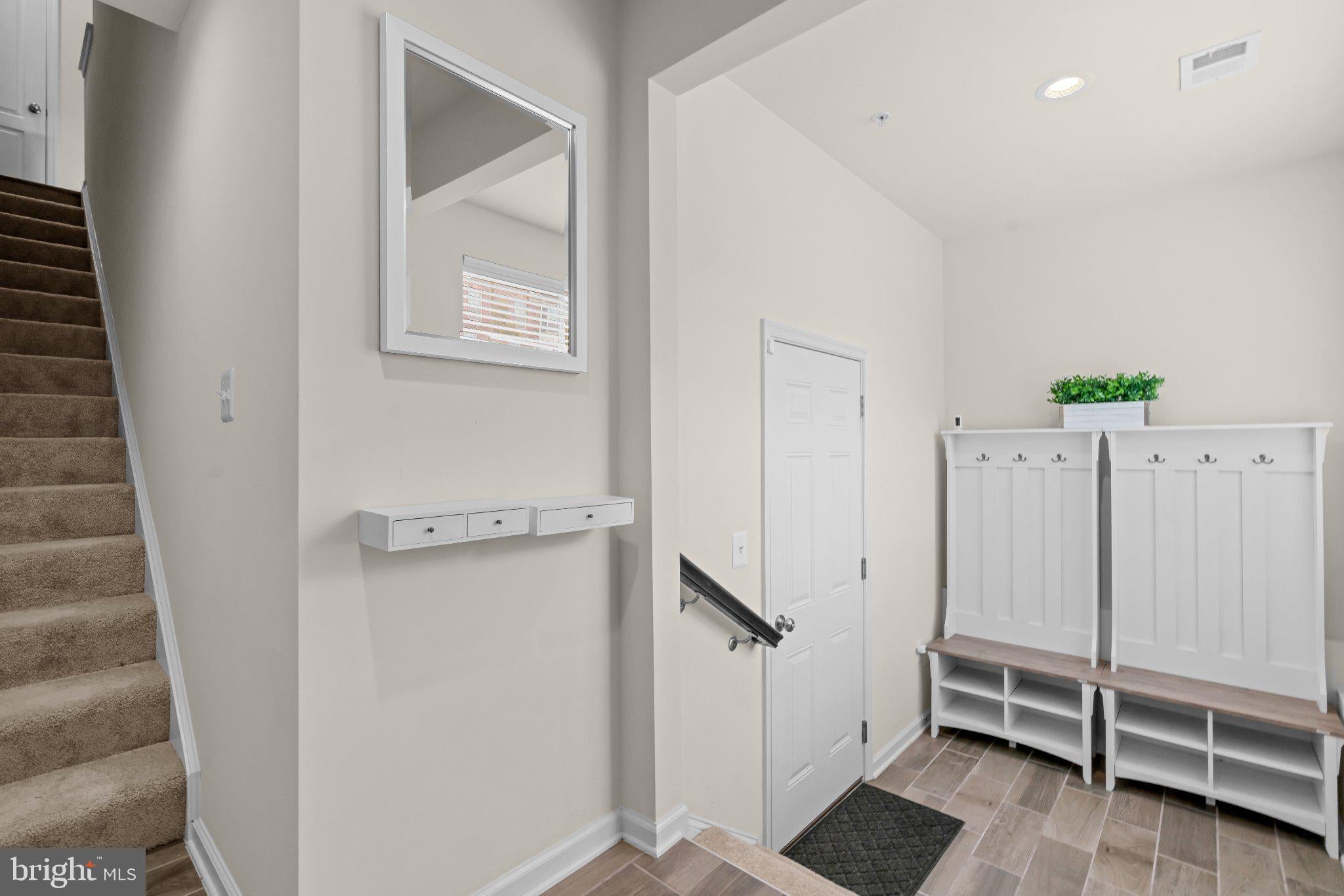 1623 FERNWOOD DRIVE