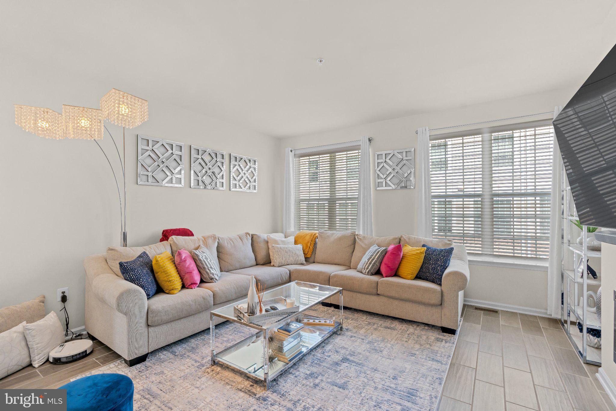 1623 FERNWOOD DRIVE