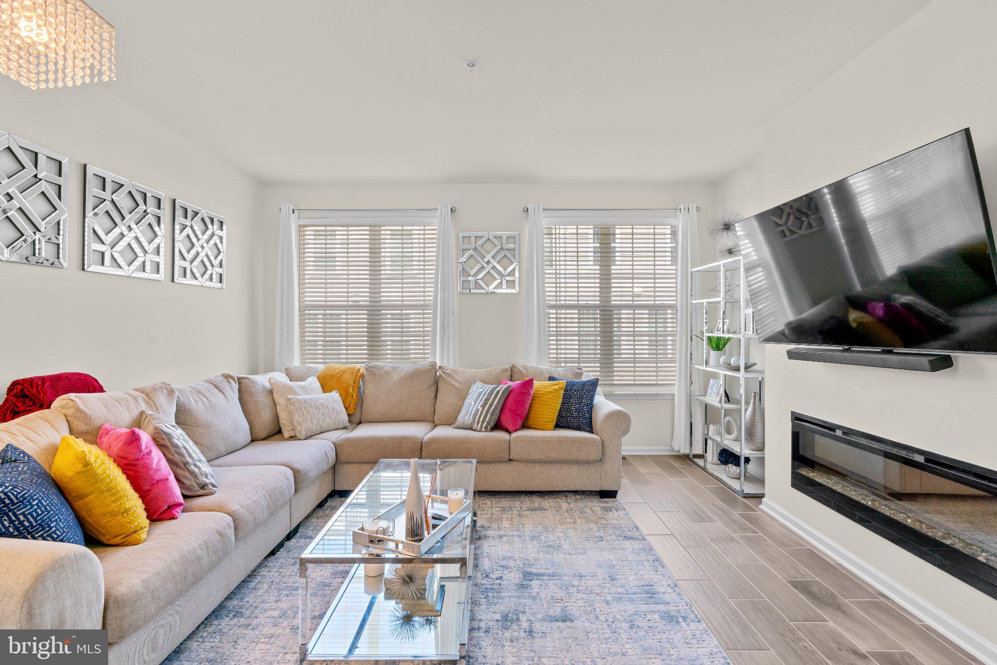 1623 FERNWOOD DRIVE
