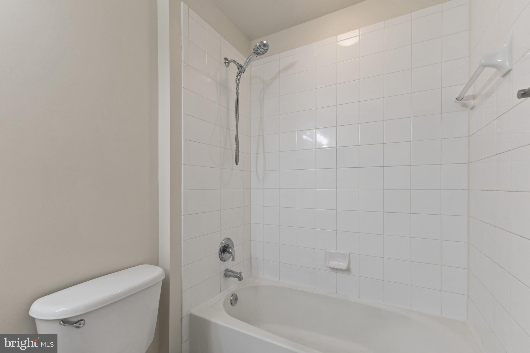 POTOMAC LAKES - Residential