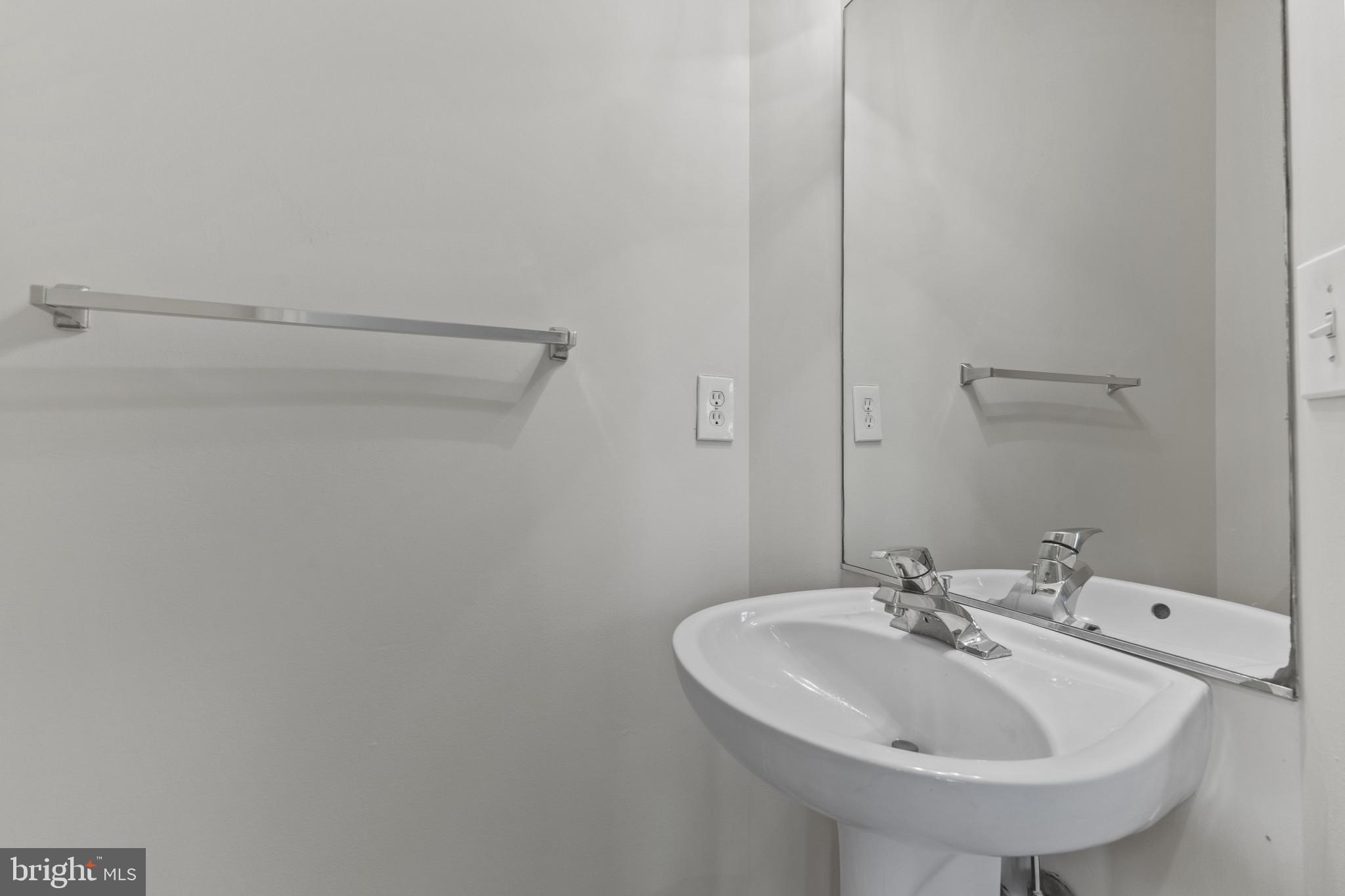 POTOMAC LAKES - Residential