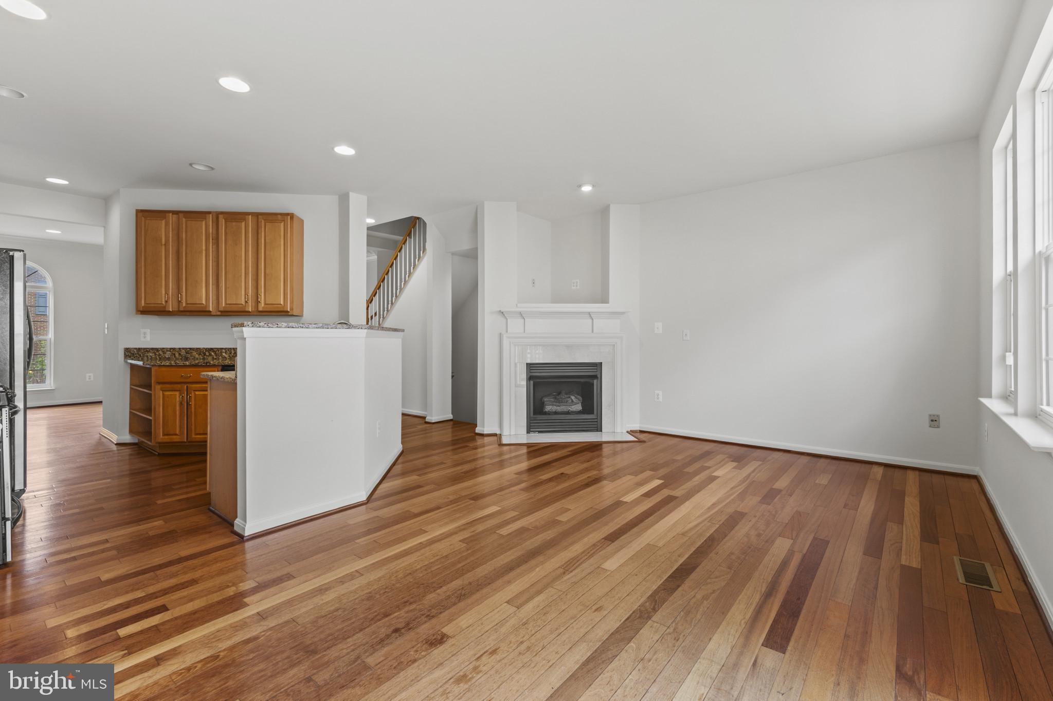 POTOMAC LAKES - Residential