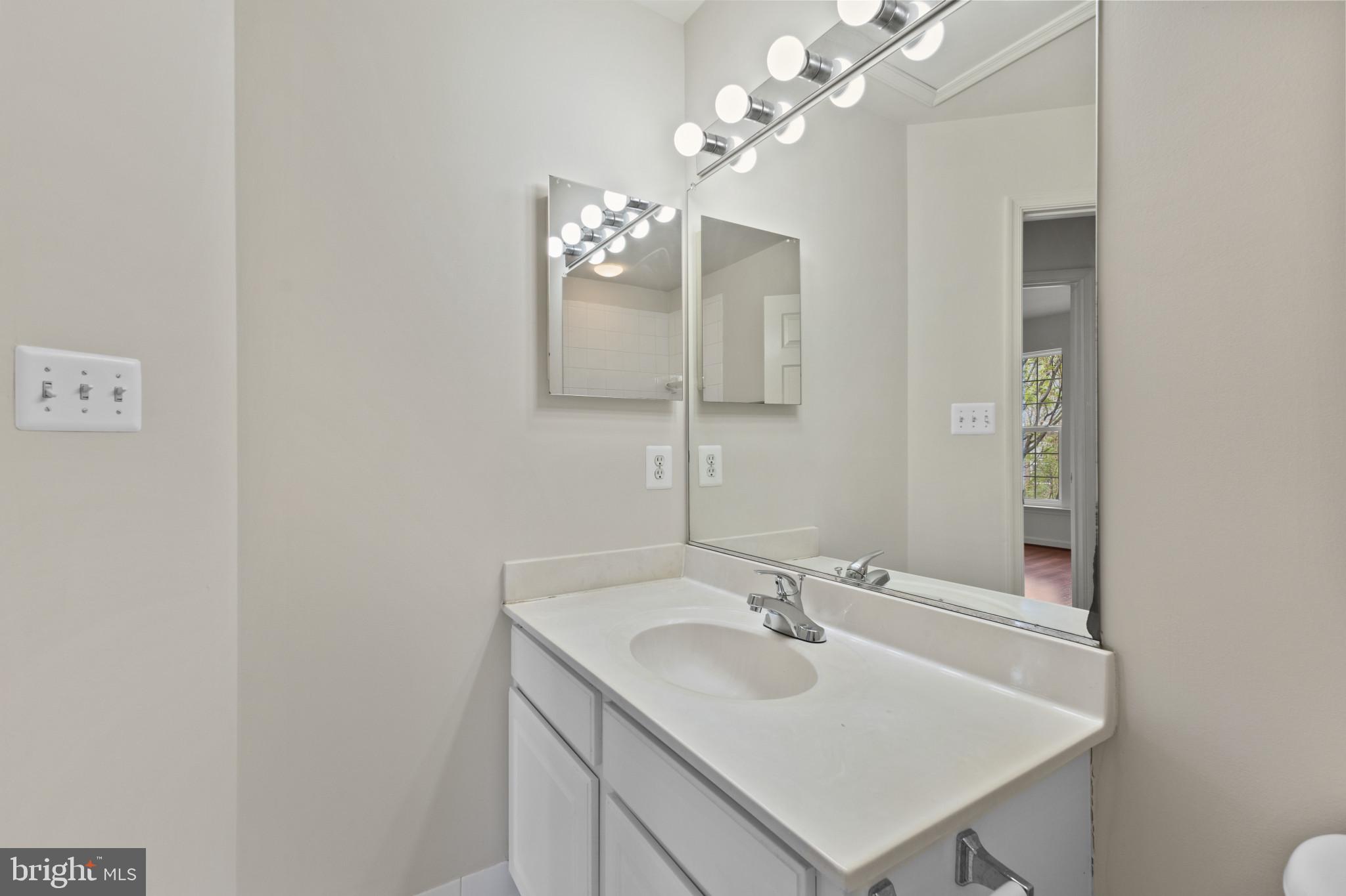 POTOMAC LAKES - Residential