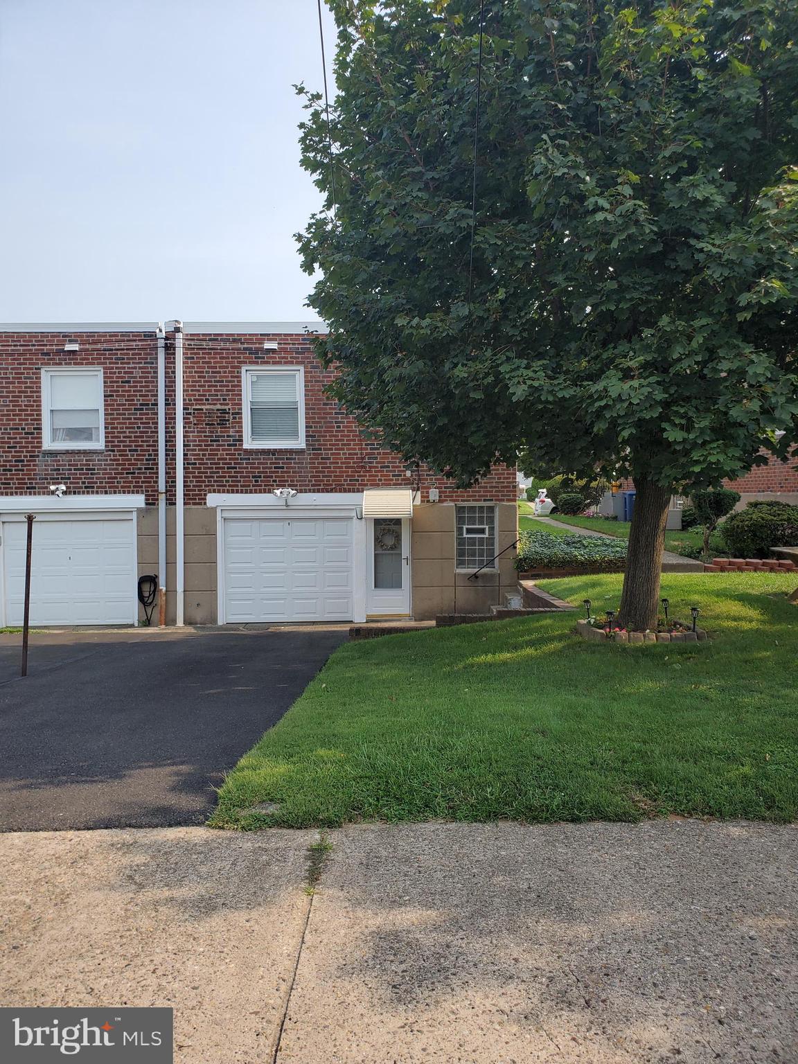 FOX CHASE - Residential