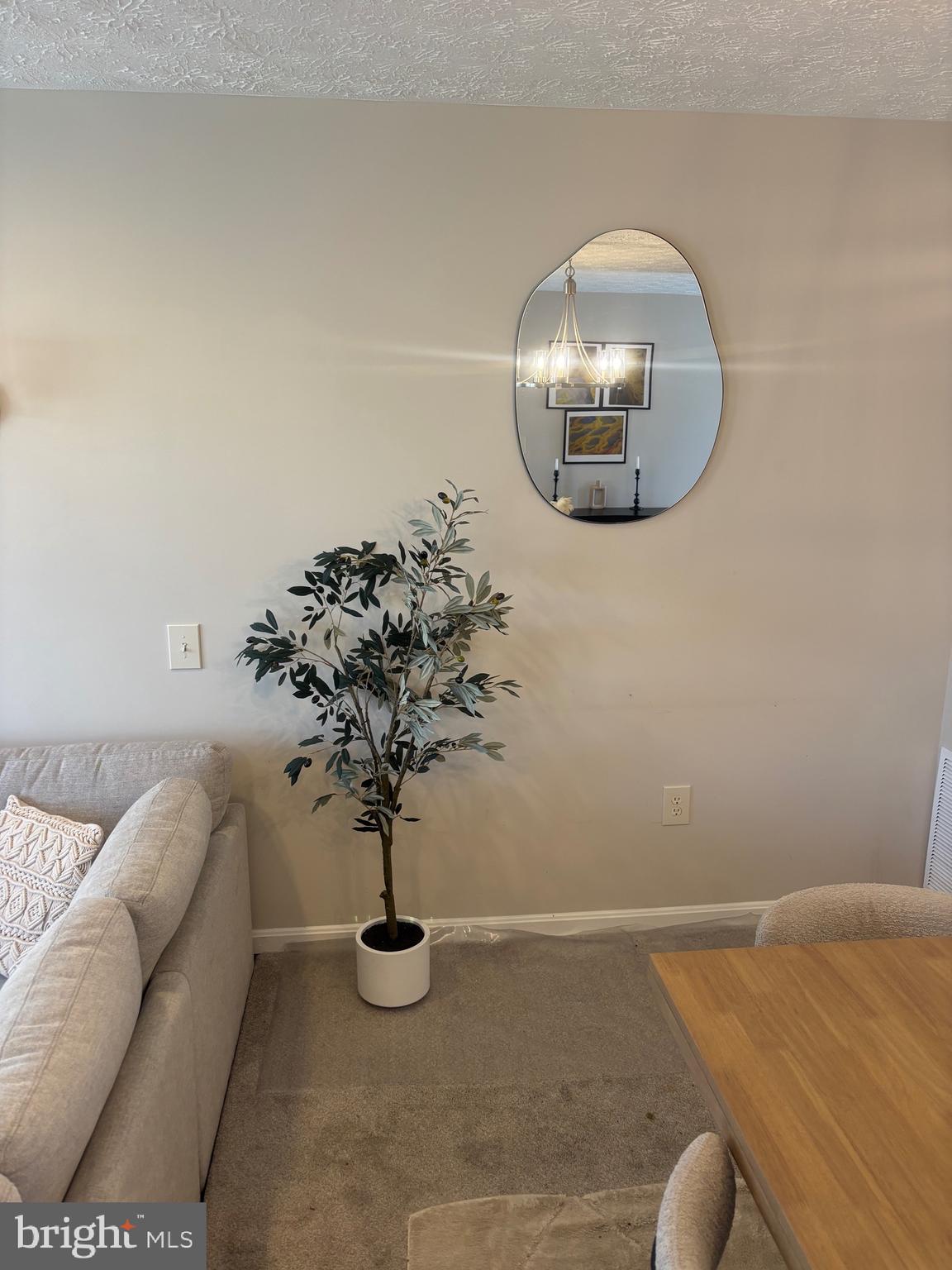 SNOWDEN RIDGE - Residential Lease