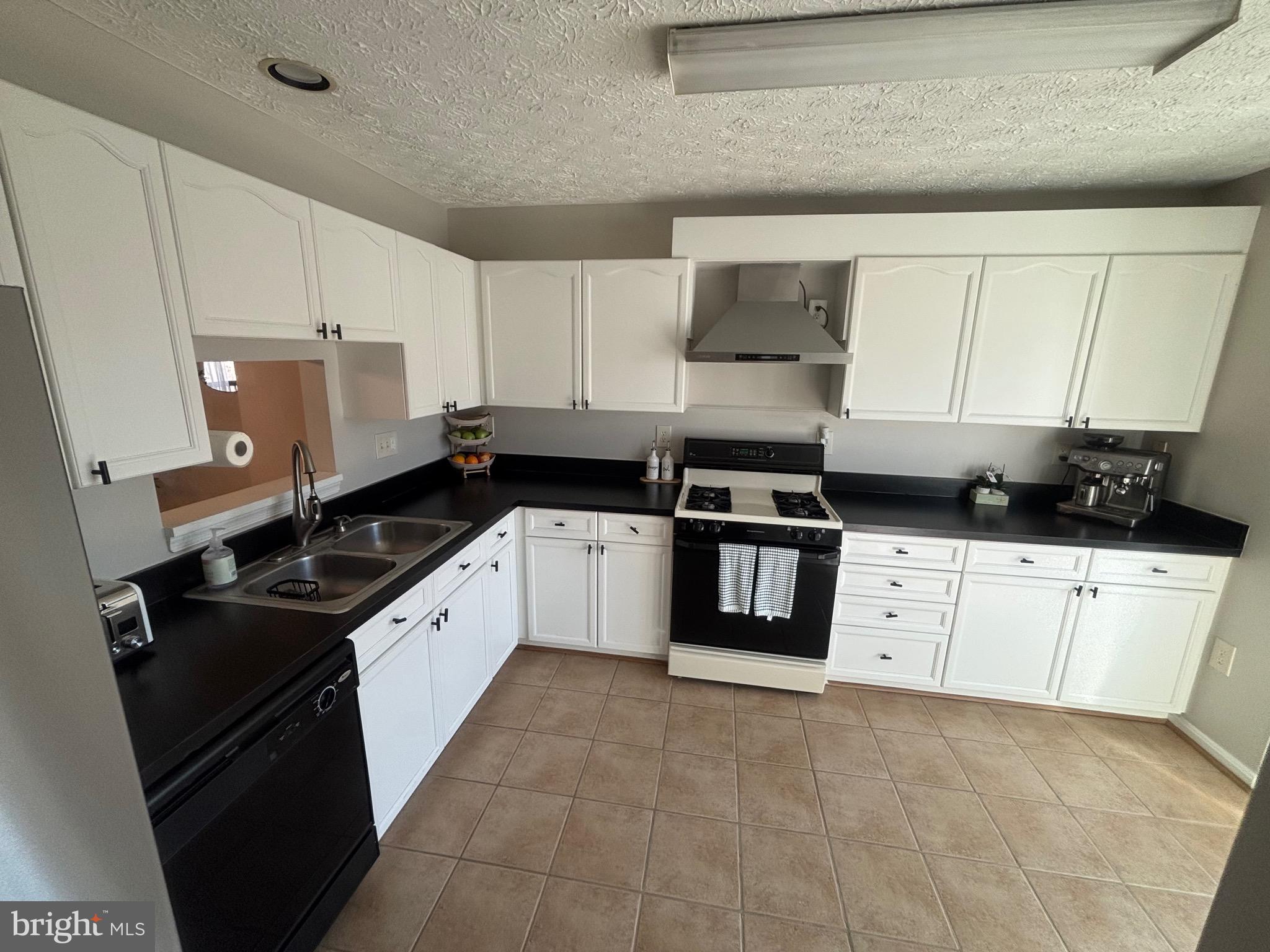 SNOWDEN RIDGE - Residential Lease