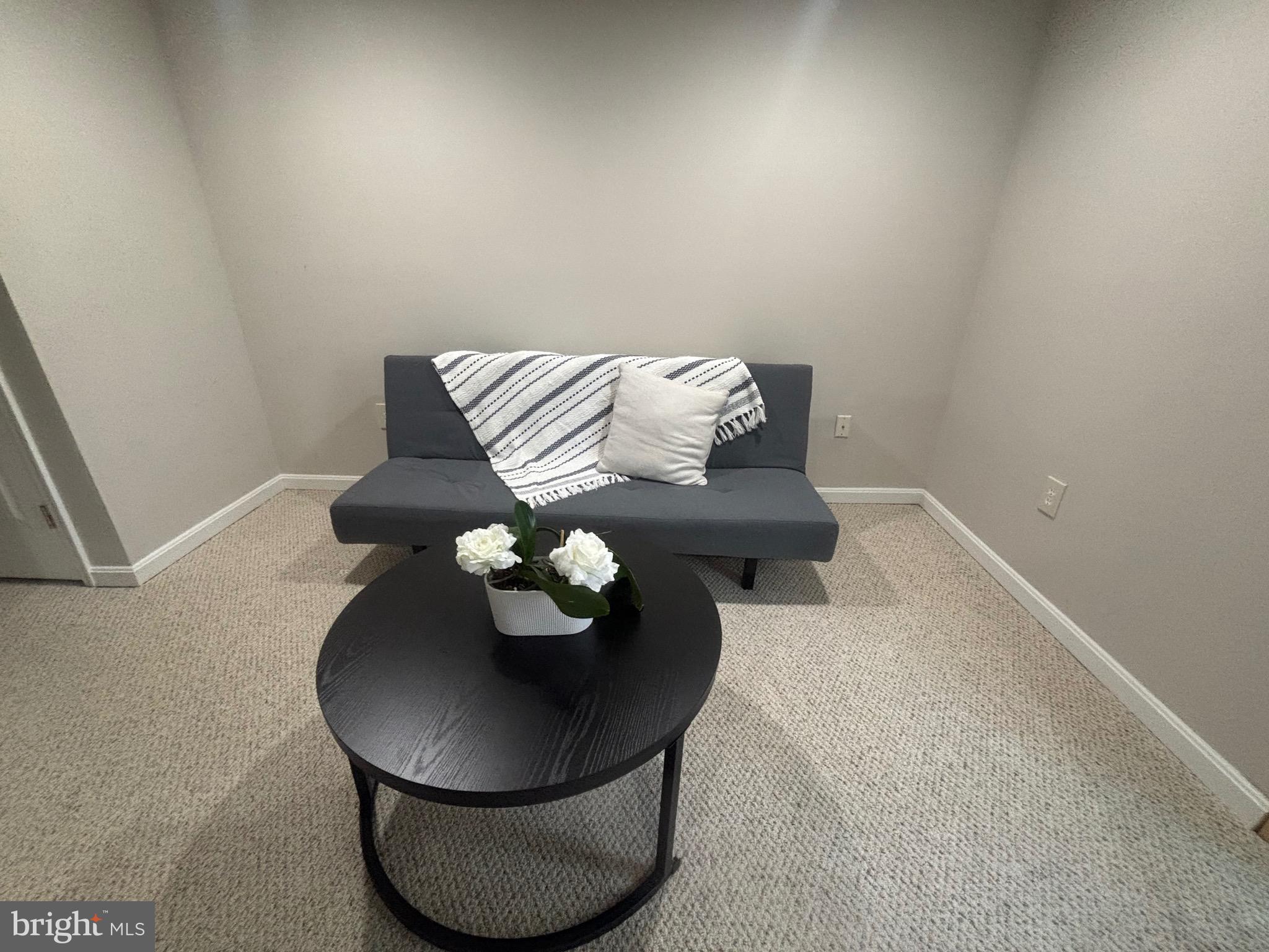 SNOWDEN RIDGE - Residential Lease