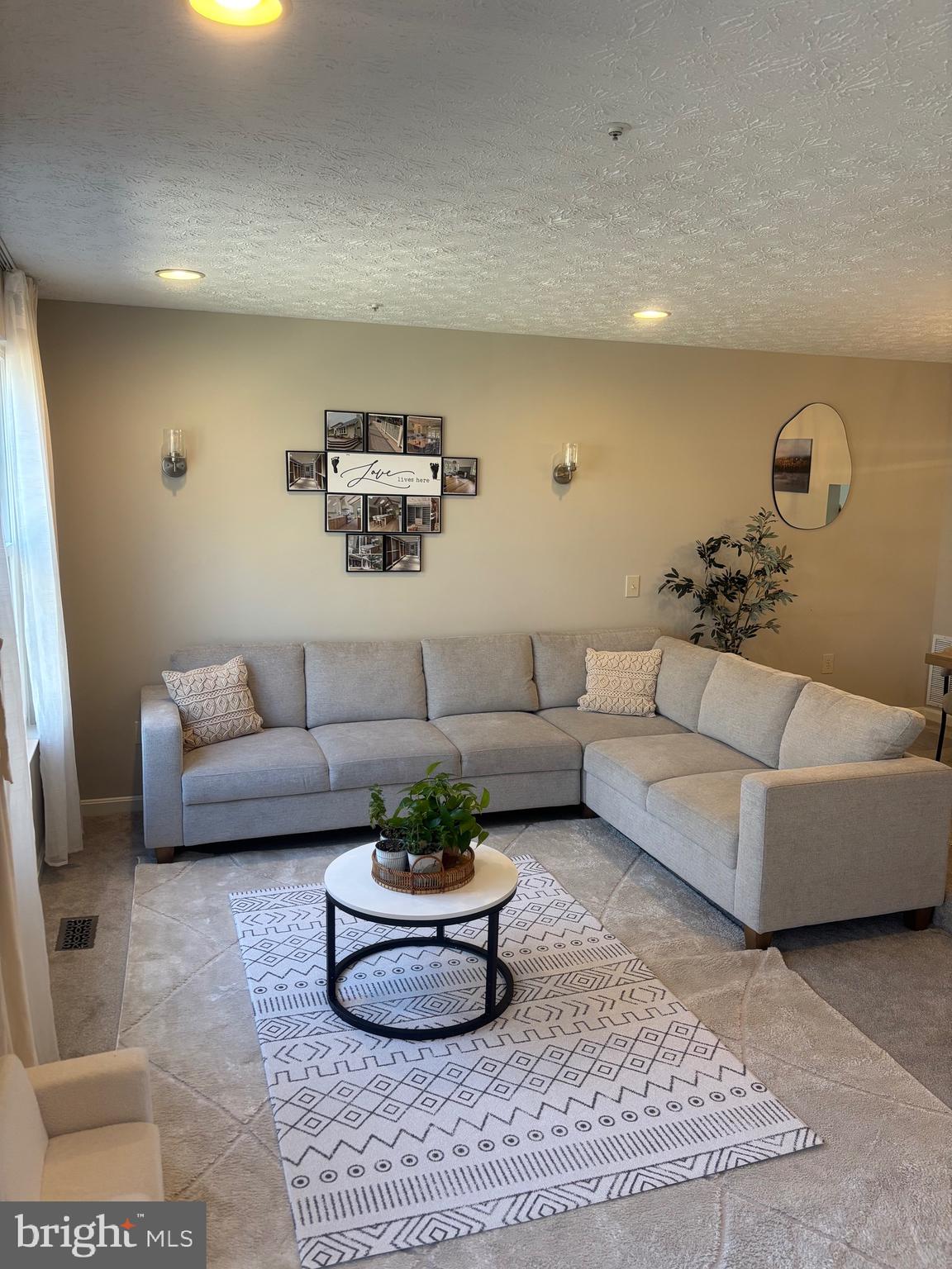 SNOWDEN RIDGE - Residential Lease