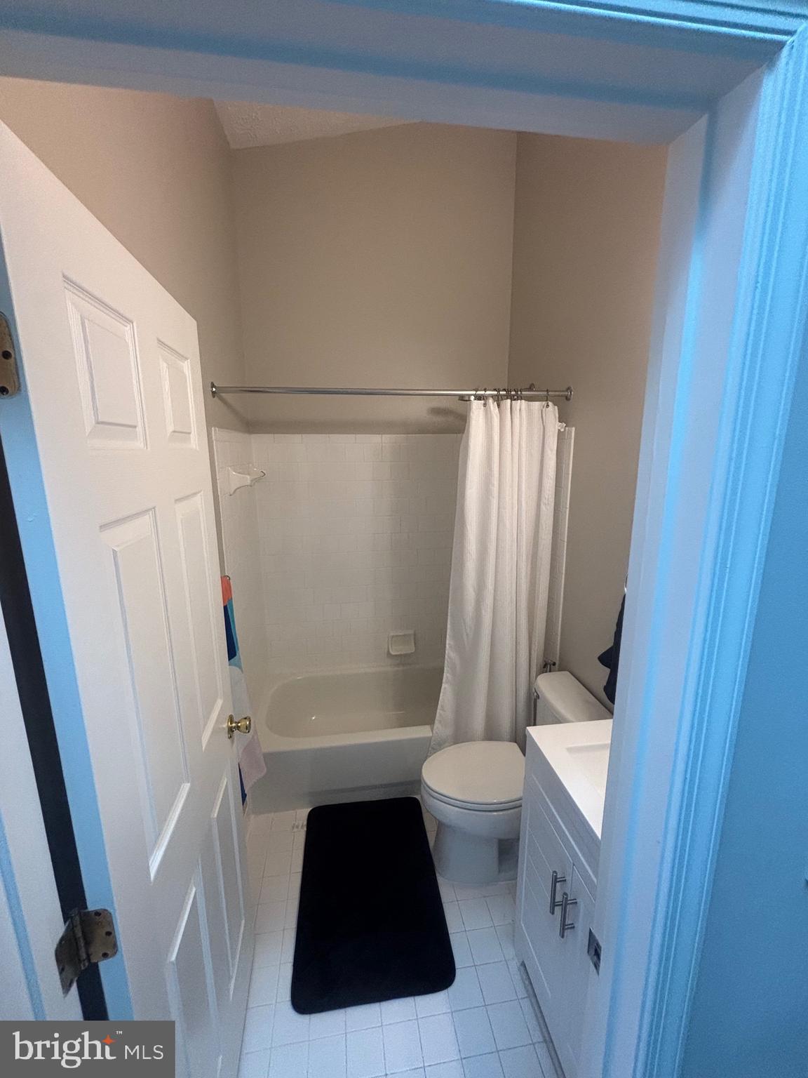 SNOWDEN RIDGE - Residential Lease