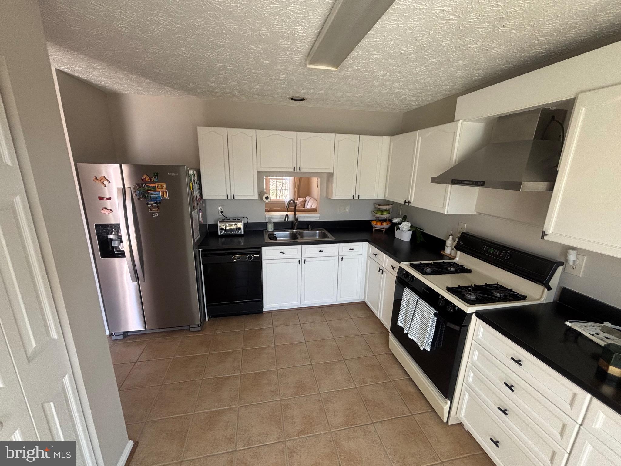 SNOWDEN RIDGE - Residential Lease