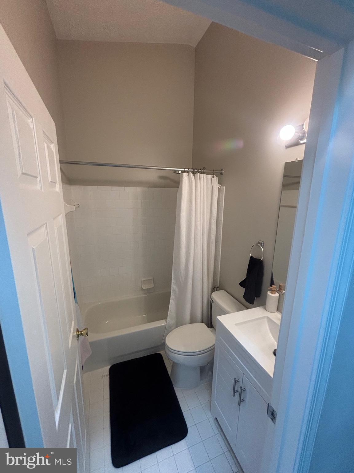 SNOWDEN RIDGE - Residential Lease