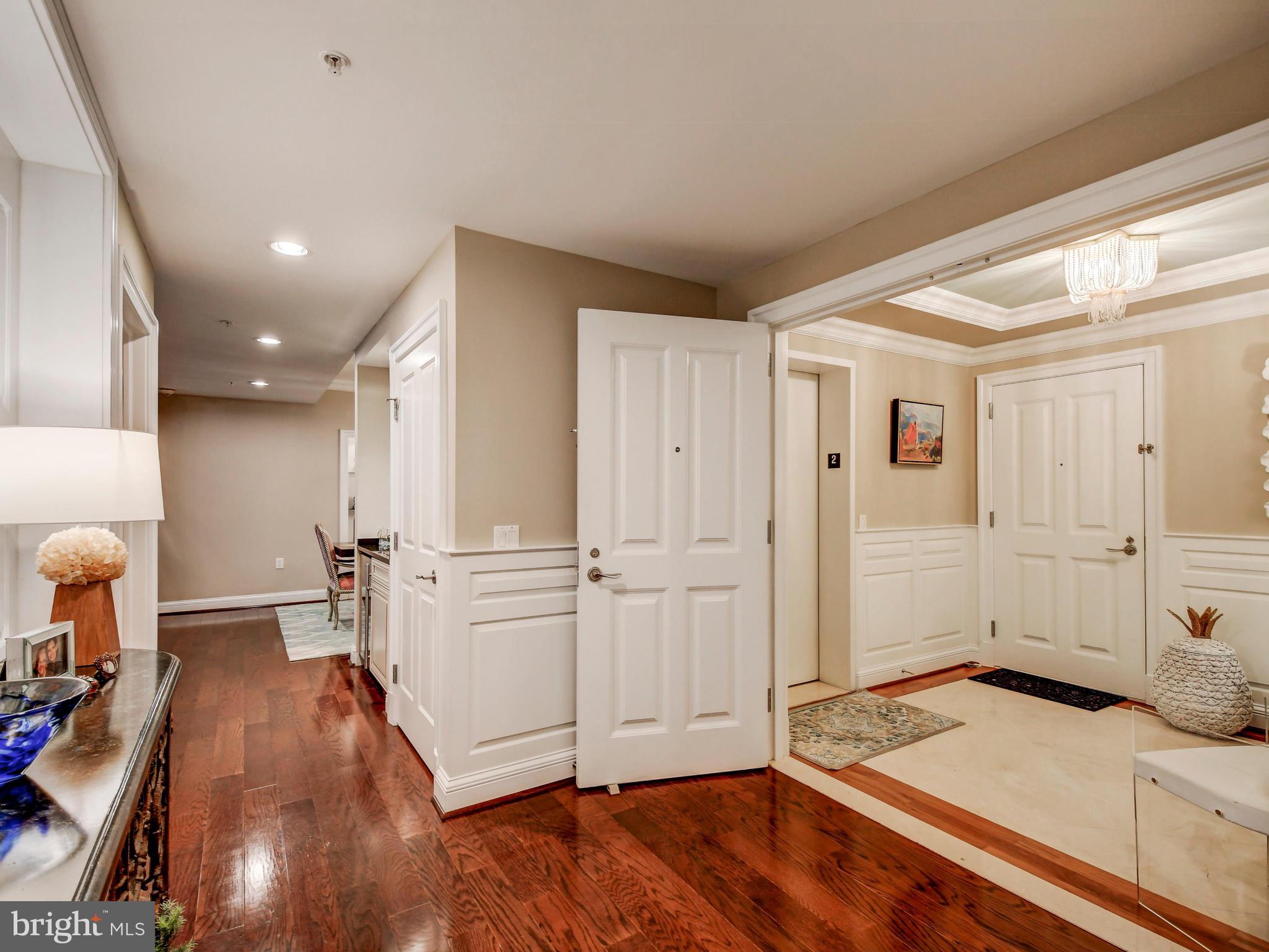 THE RITZ-CARLTON RESIDENCES - Residential