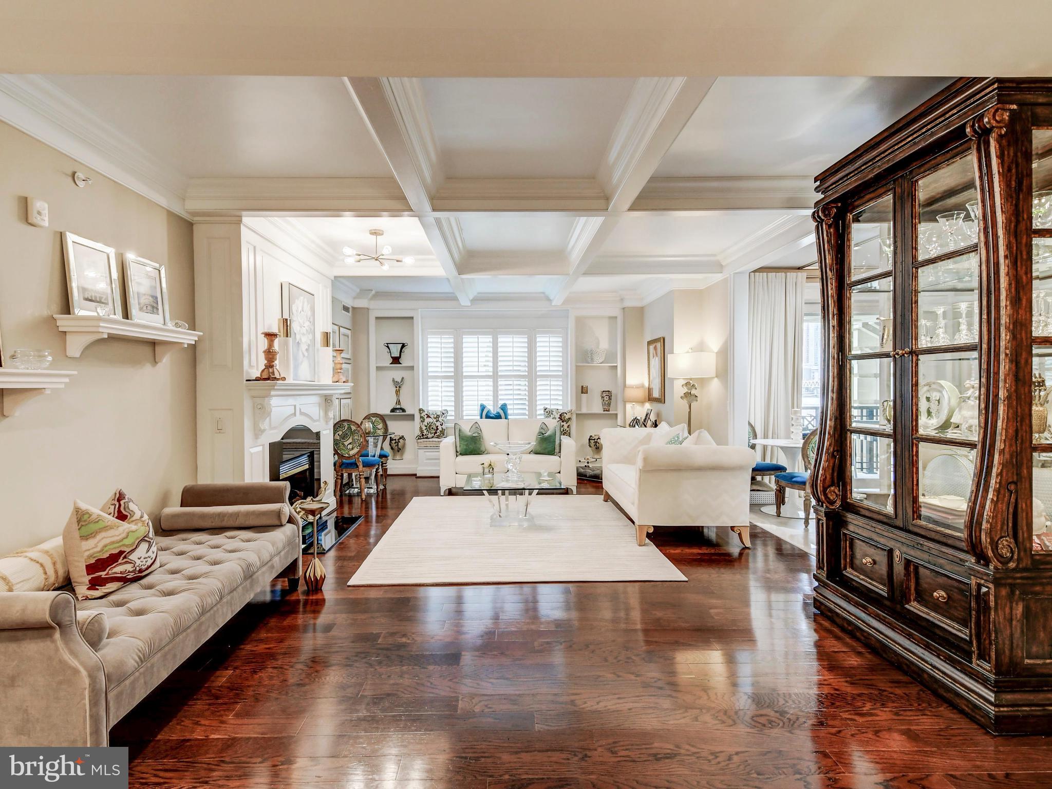 THE RITZ-CARLTON RESIDENCES - Residential