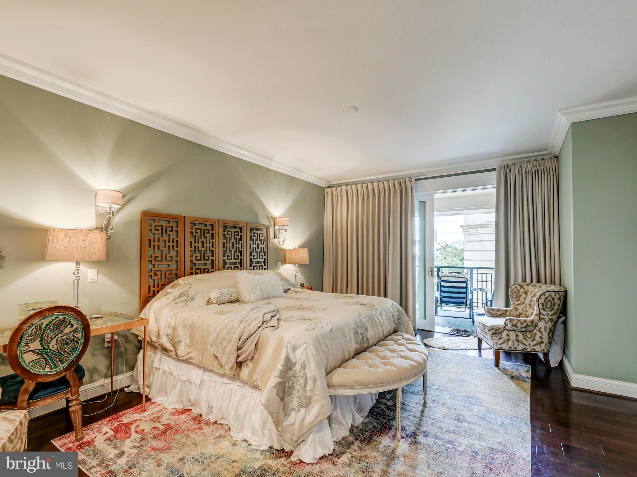 THE RITZ-CARLTON RESIDENCES - Residential