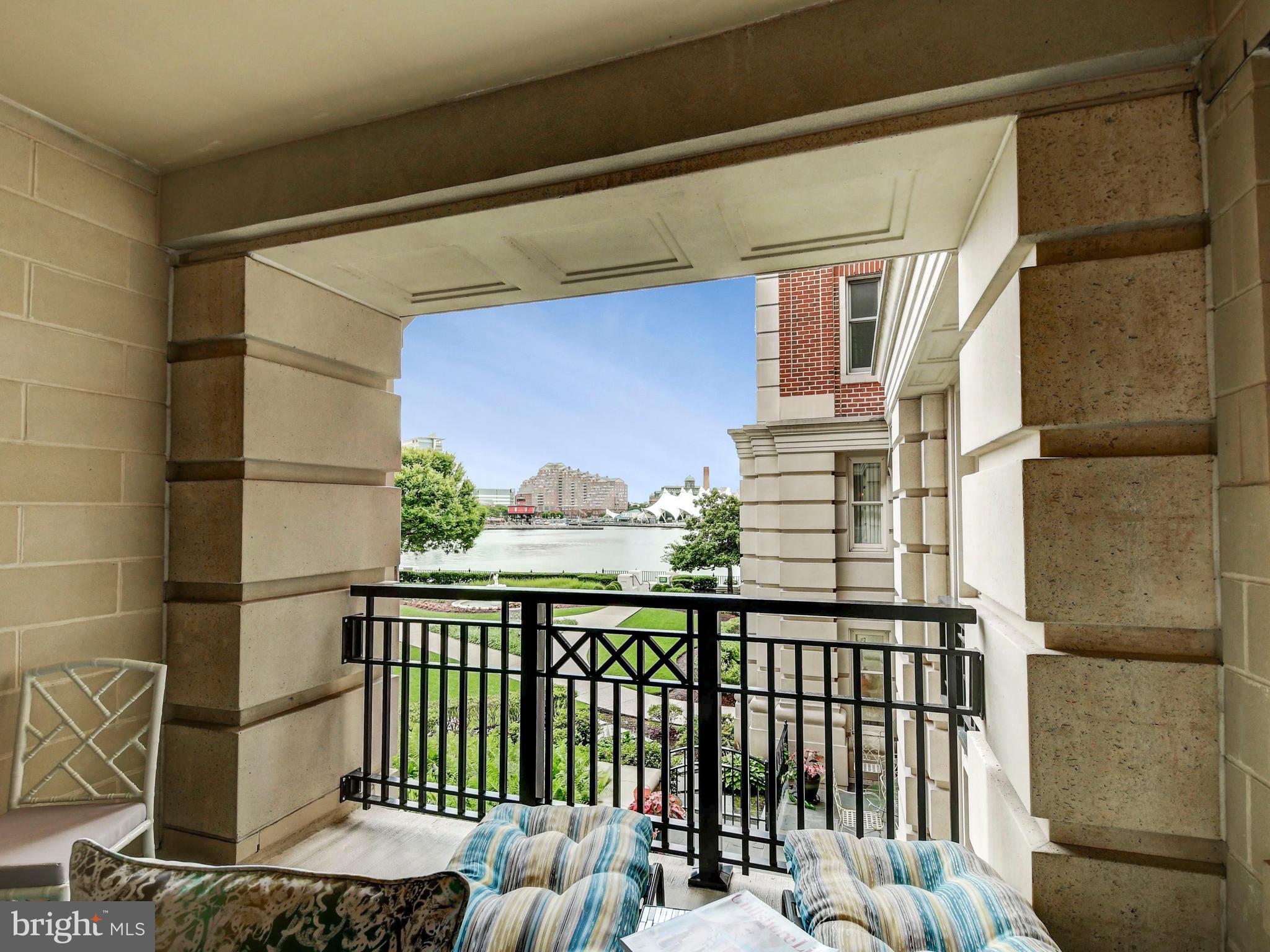 THE RITZ-CARLTON RESIDENCES - Residential