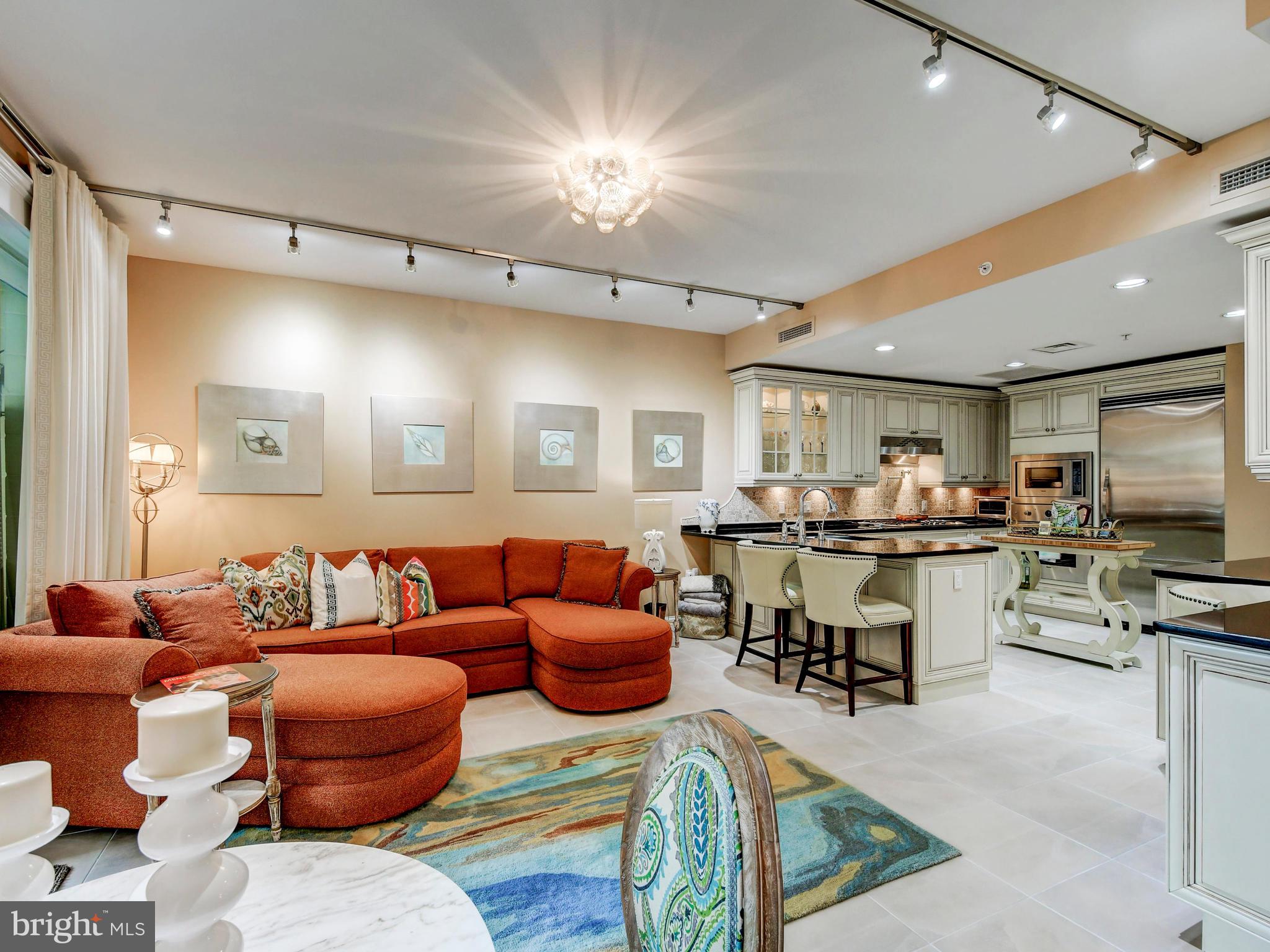 THE RITZ-CARLTON RESIDENCES - Residential