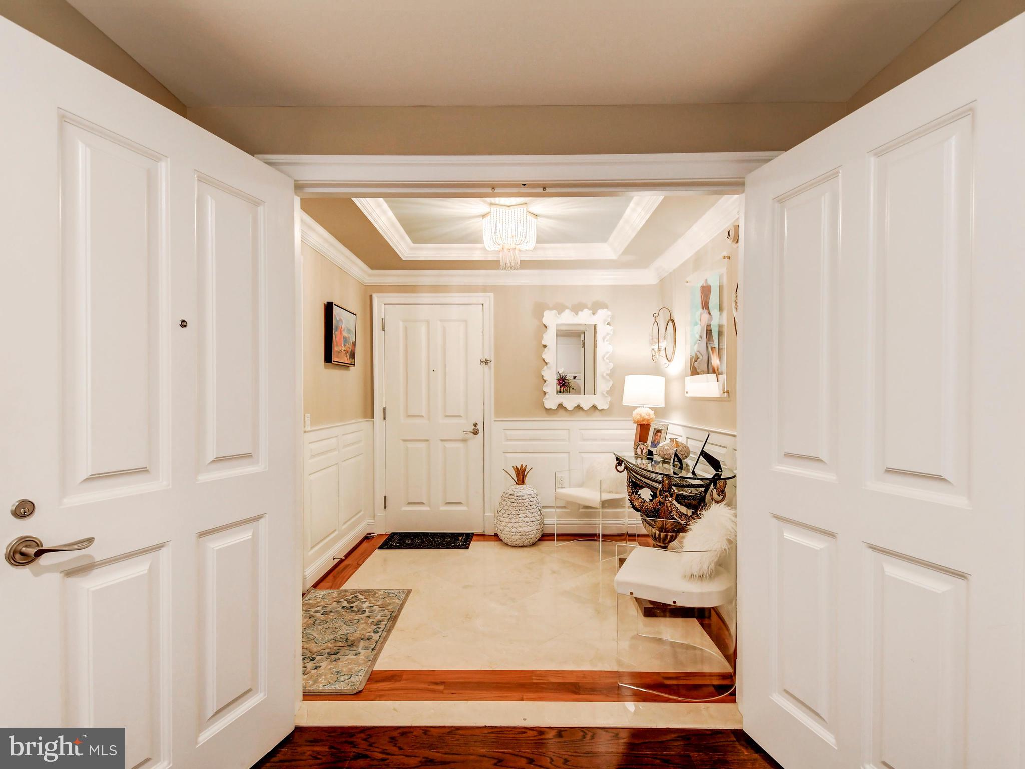 THE RITZ-CARLTON RESIDENCES - Residential