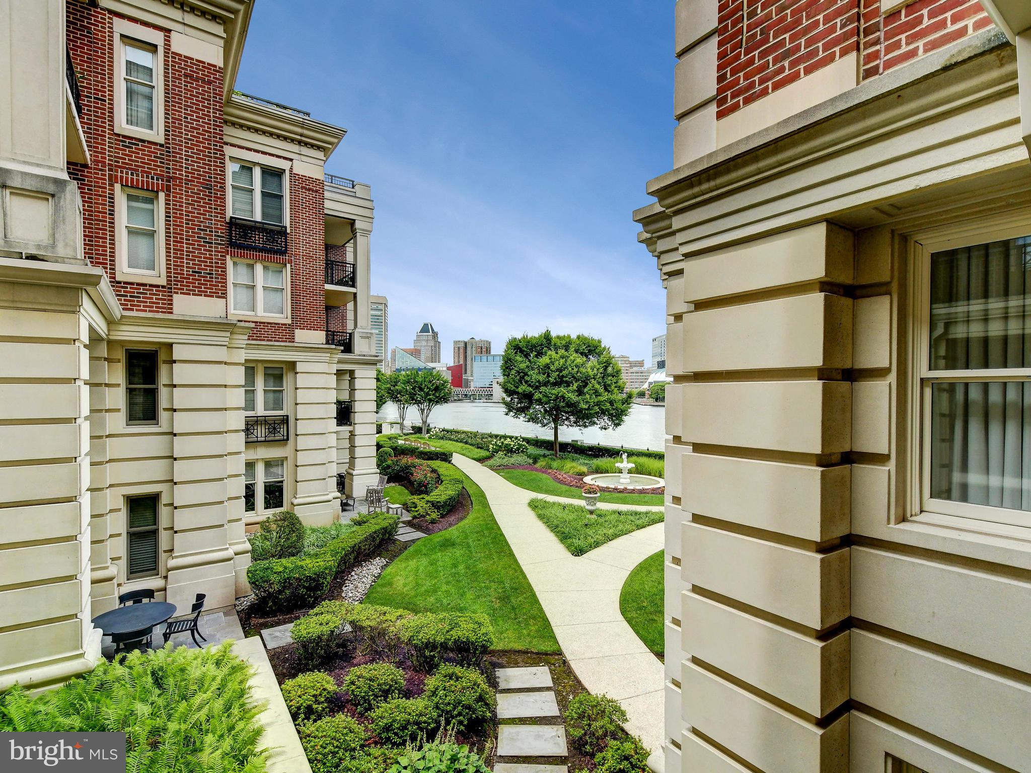 THE RITZ-CARLTON RESIDENCES - Residential