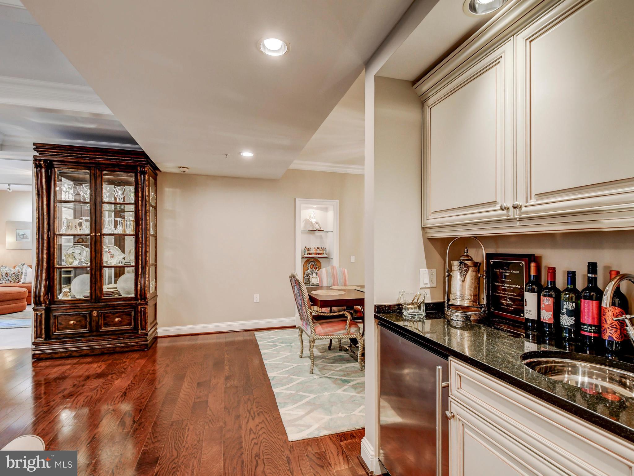 THE RITZ-CARLTON RESIDENCES - Residential