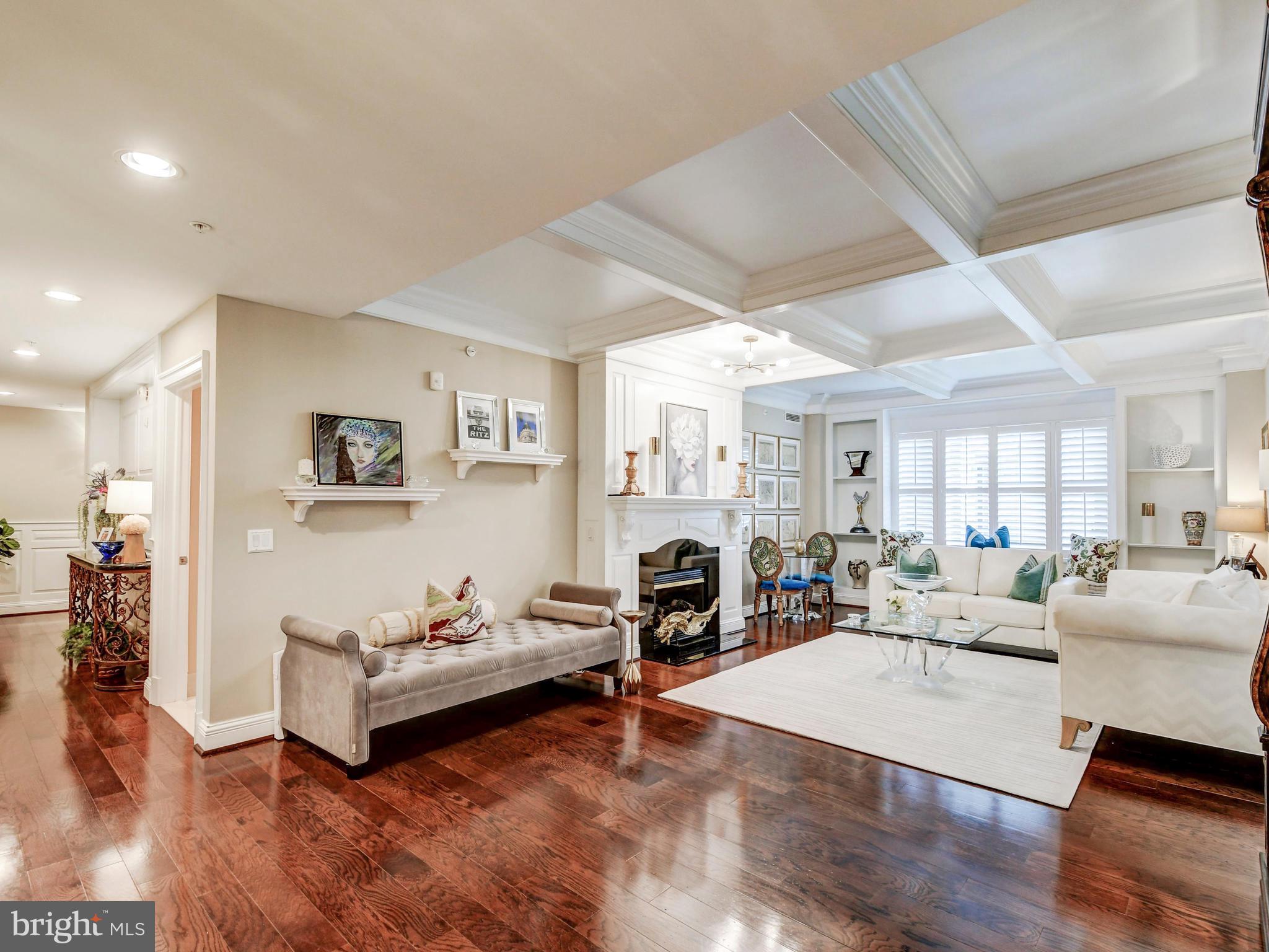 THE RITZ-CARLTON RESIDENCES - Residential