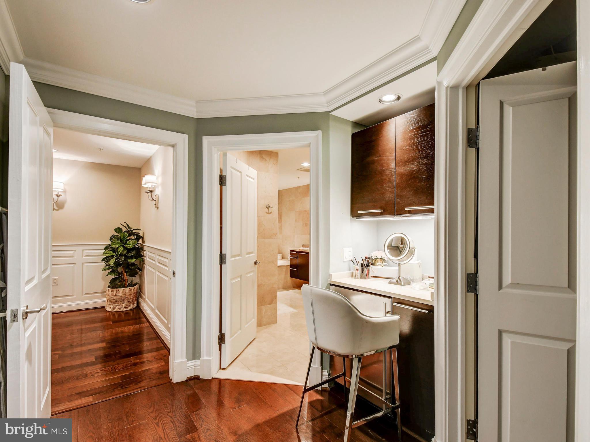 THE RITZ-CARLTON RESIDENCES - Residential