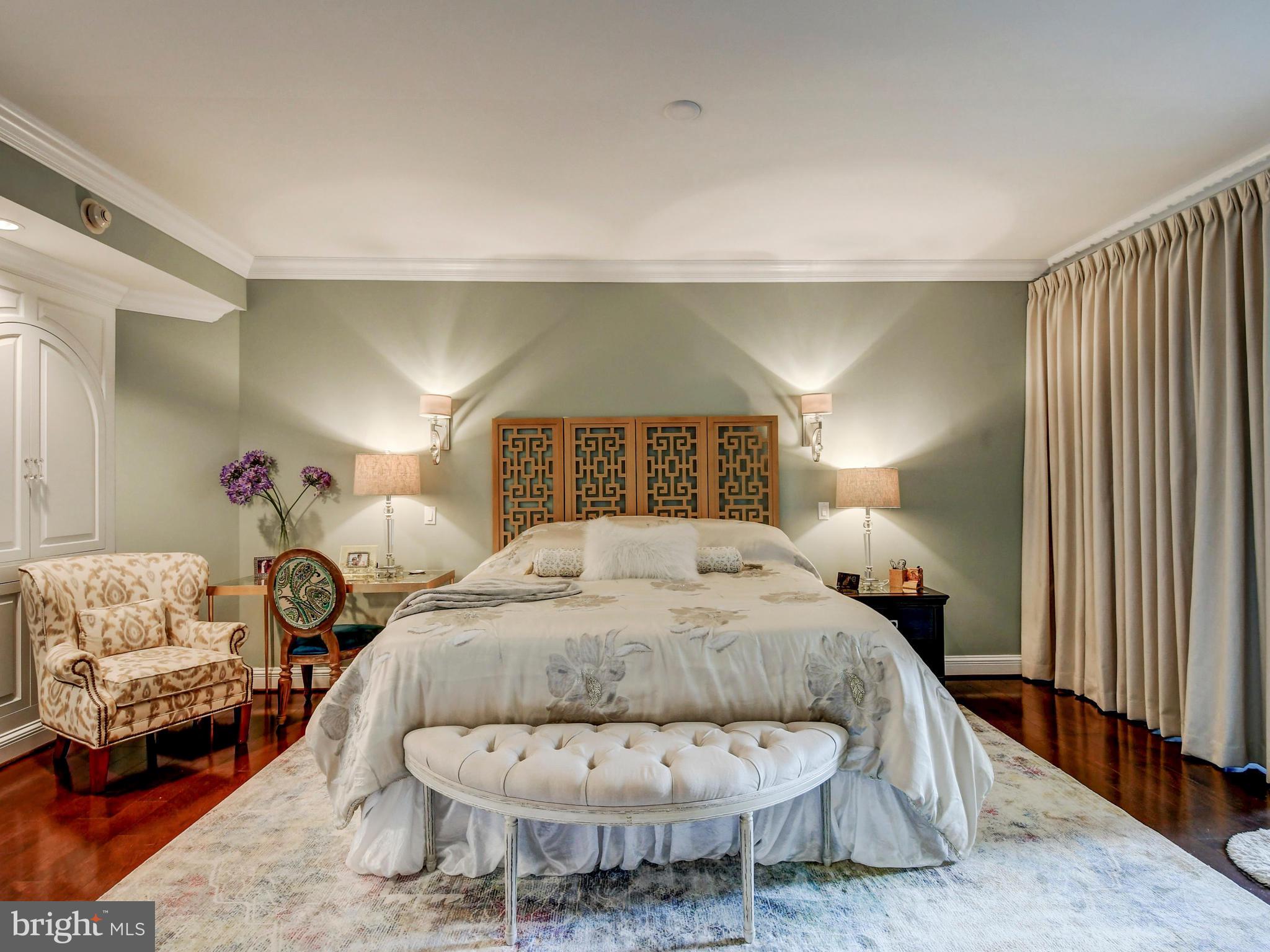 THE RITZ-CARLTON RESIDENCES - Residential