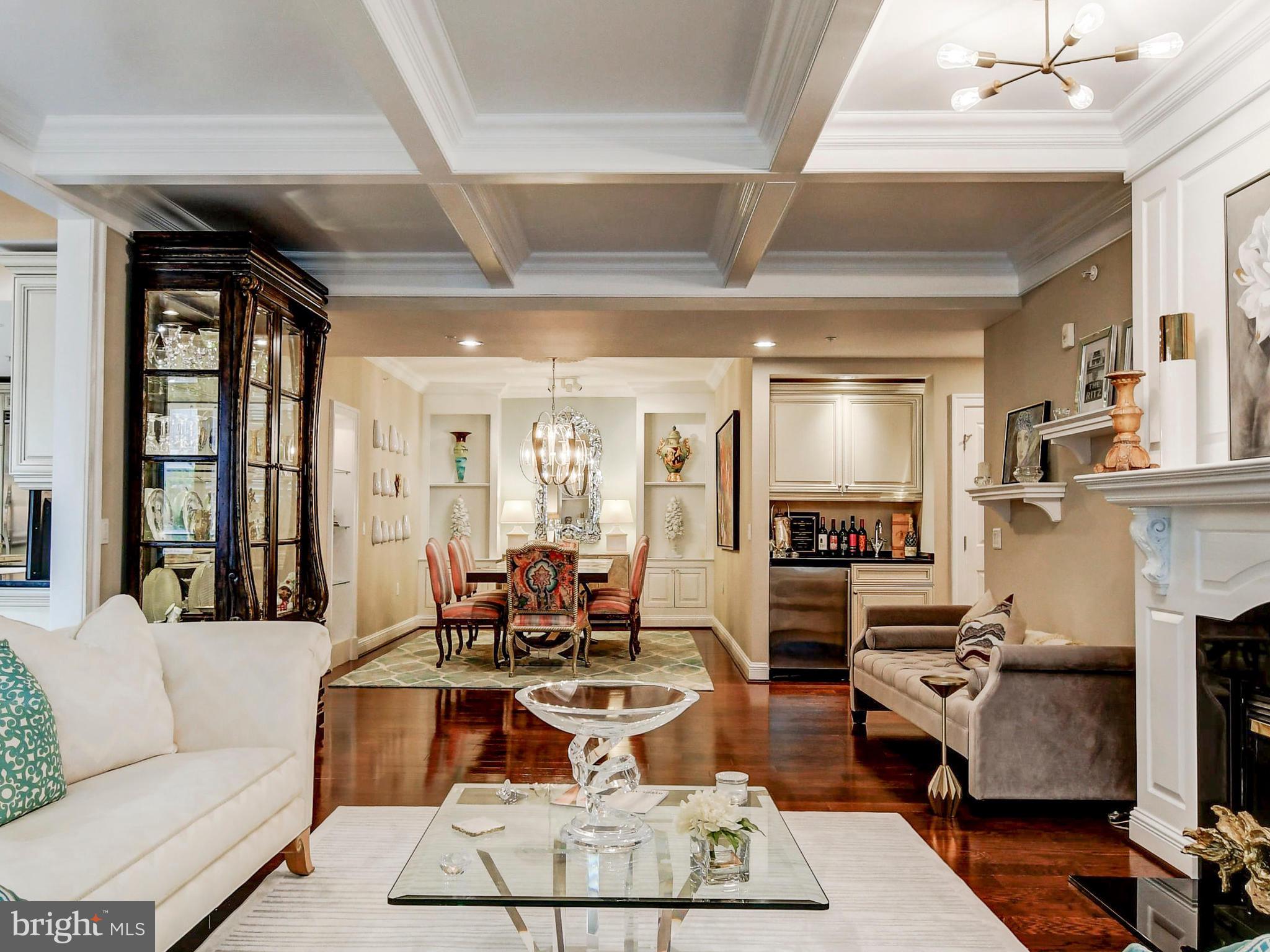 THE RITZ-CARLTON RESIDENCES - Residential