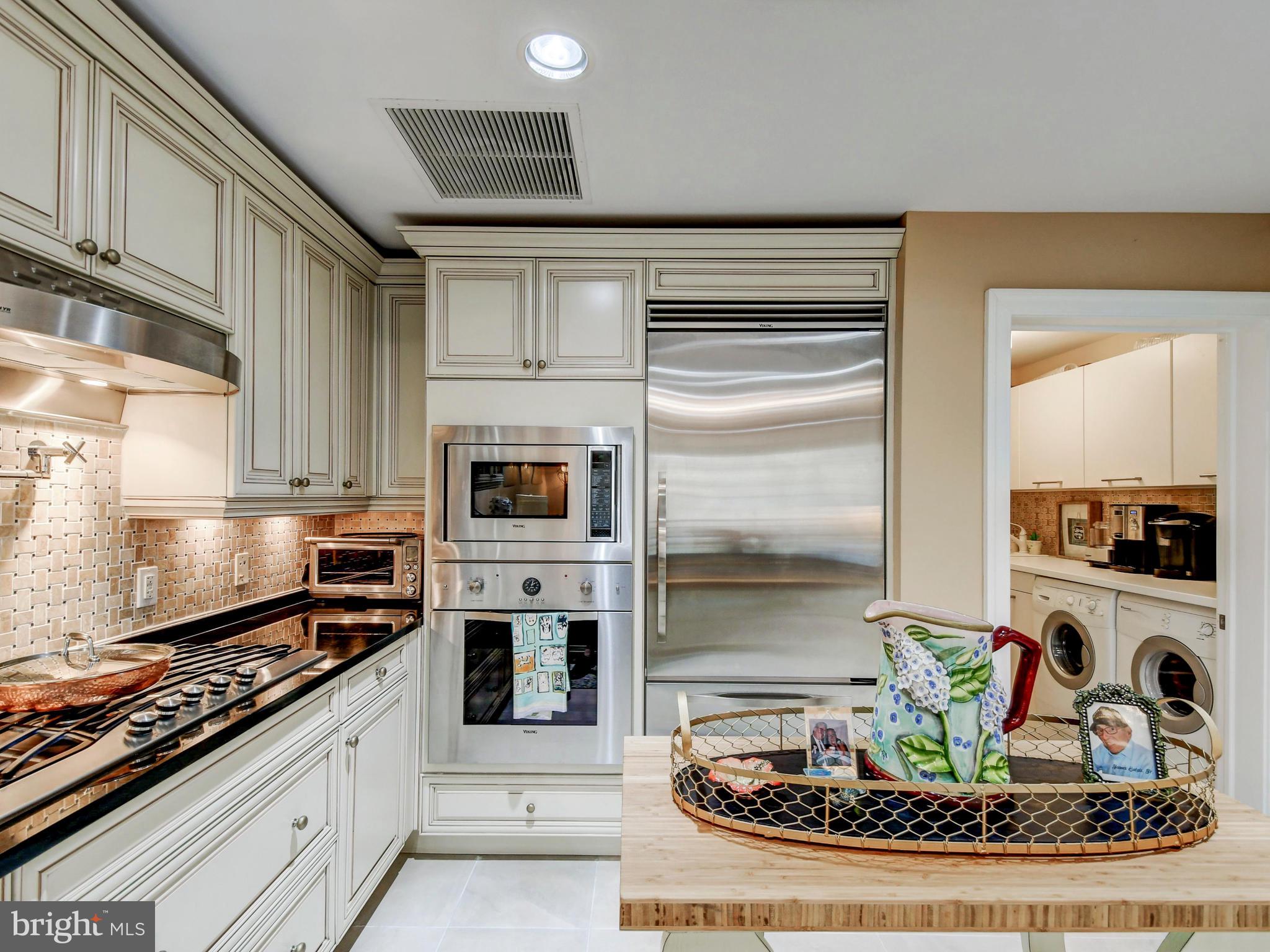 THE RITZ-CARLTON RESIDENCES - Residential