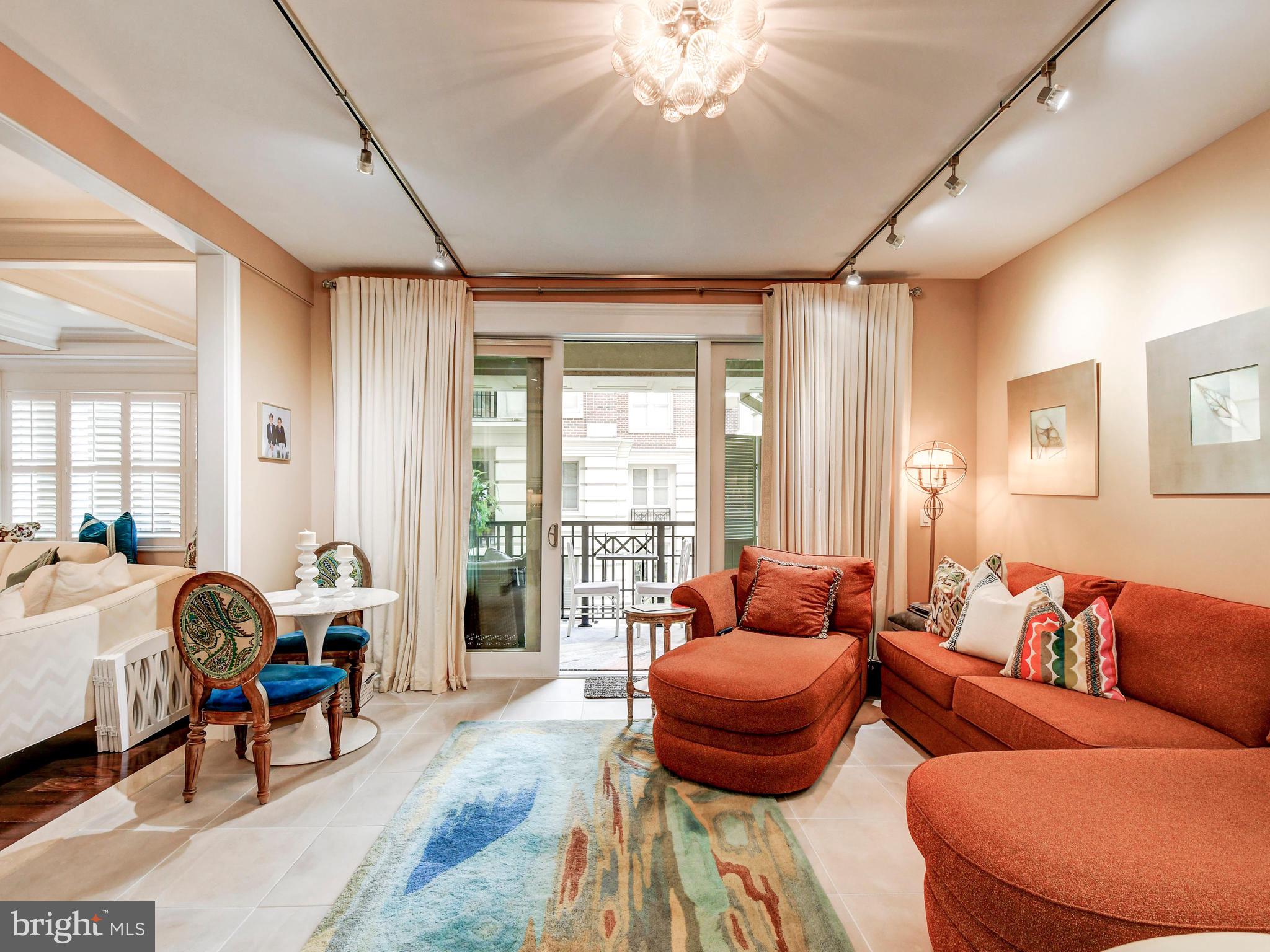 THE RITZ-CARLTON RESIDENCES - Residential