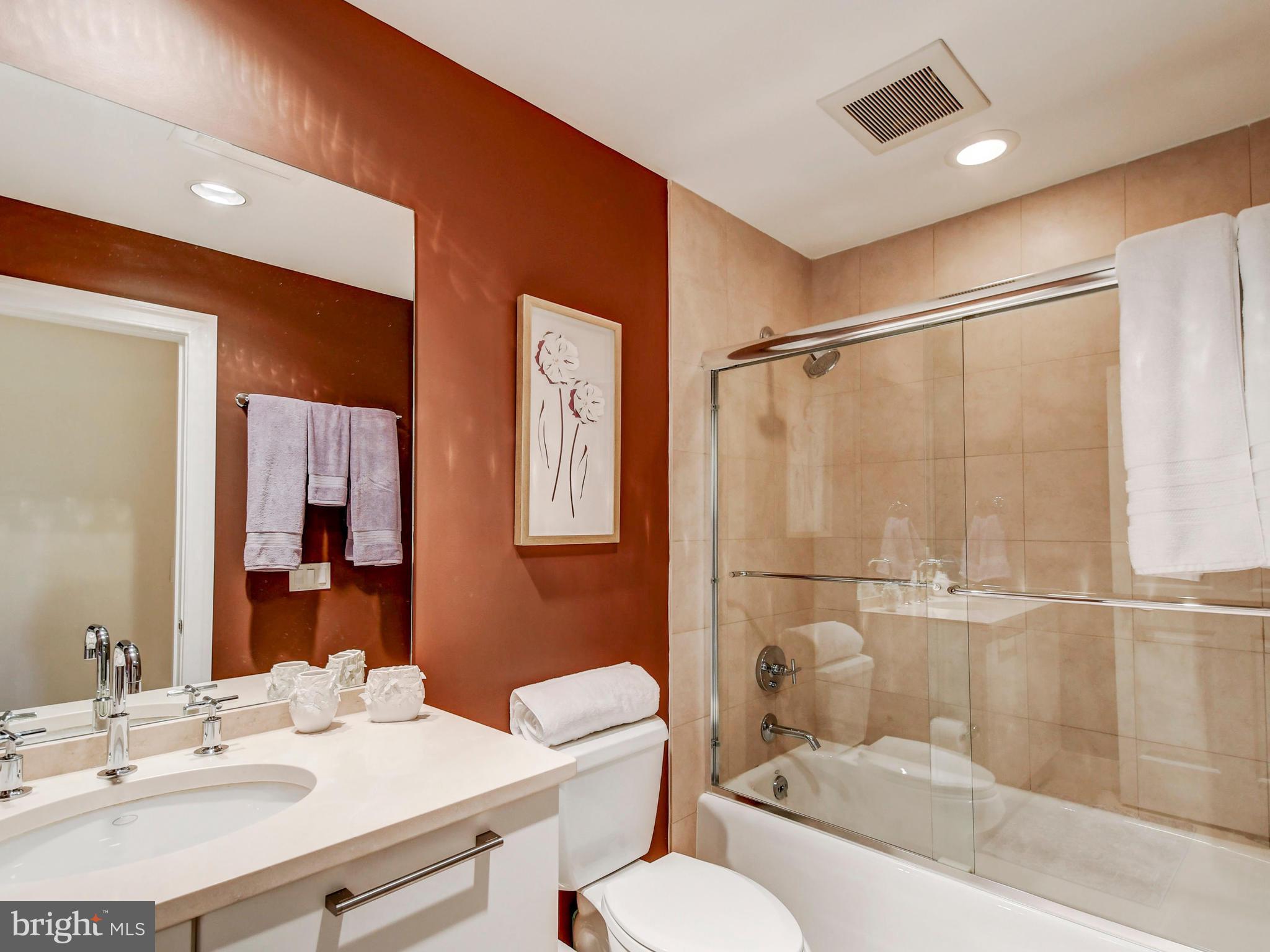 THE RITZ-CARLTON RESIDENCES - Residential