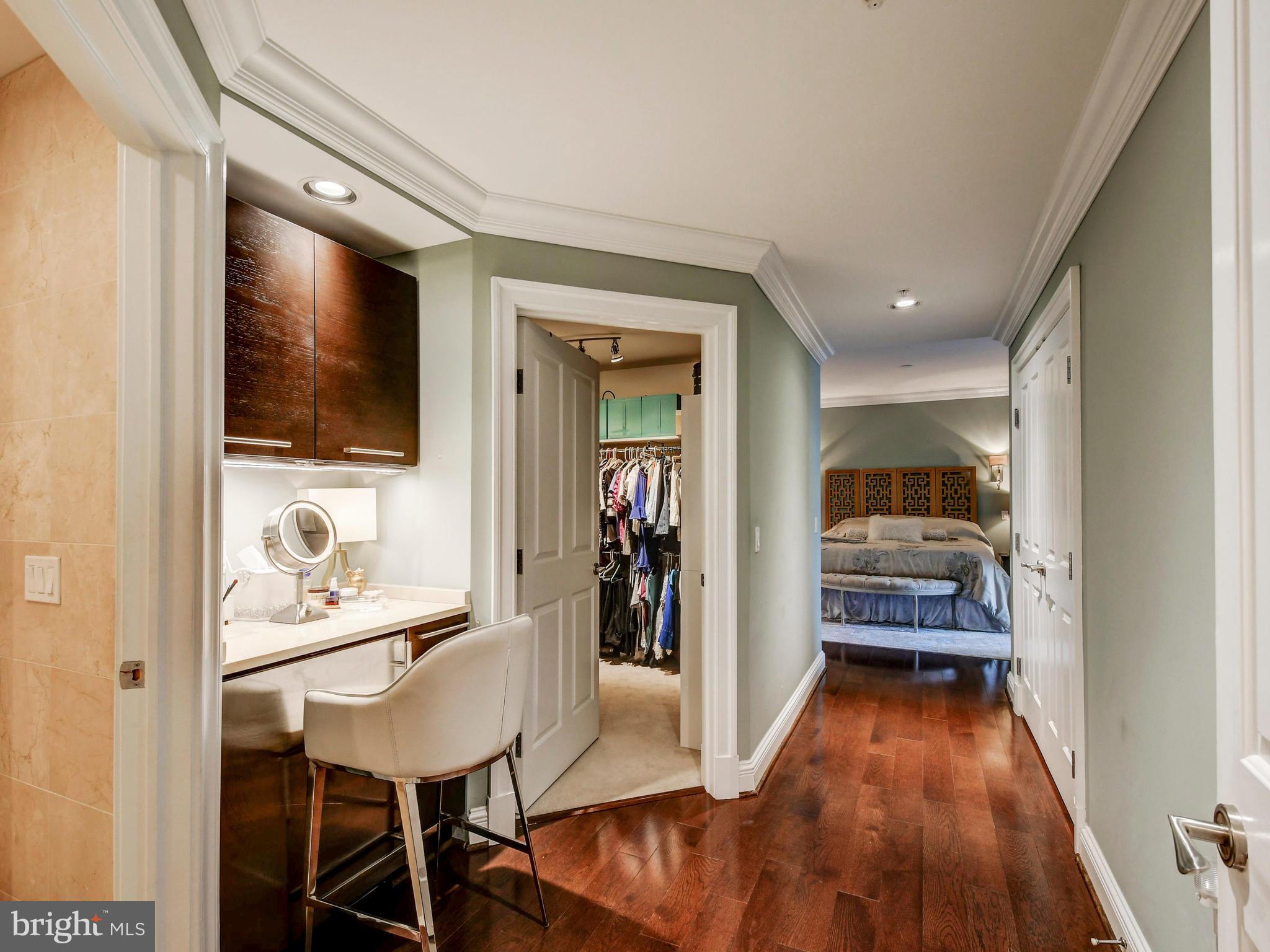 THE RITZ-CARLTON RESIDENCES - Residential