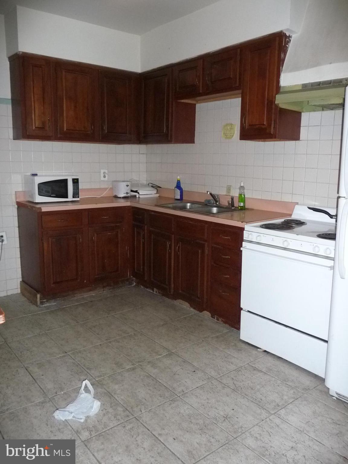 POWELTON VILLAGE - Residential Lease