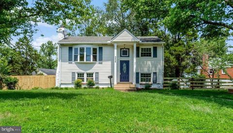 Photo of 9424 Westmoreland Avenue, MANASSAS, VA 20110 (MLS # VAPW2123748)