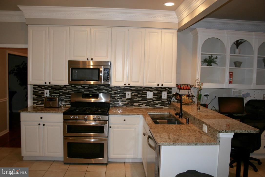 SADDLE RIDGE - Residential