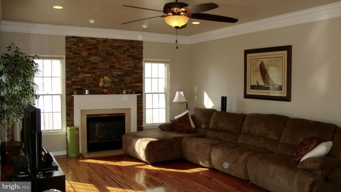 SADDLE RIDGE - Residential