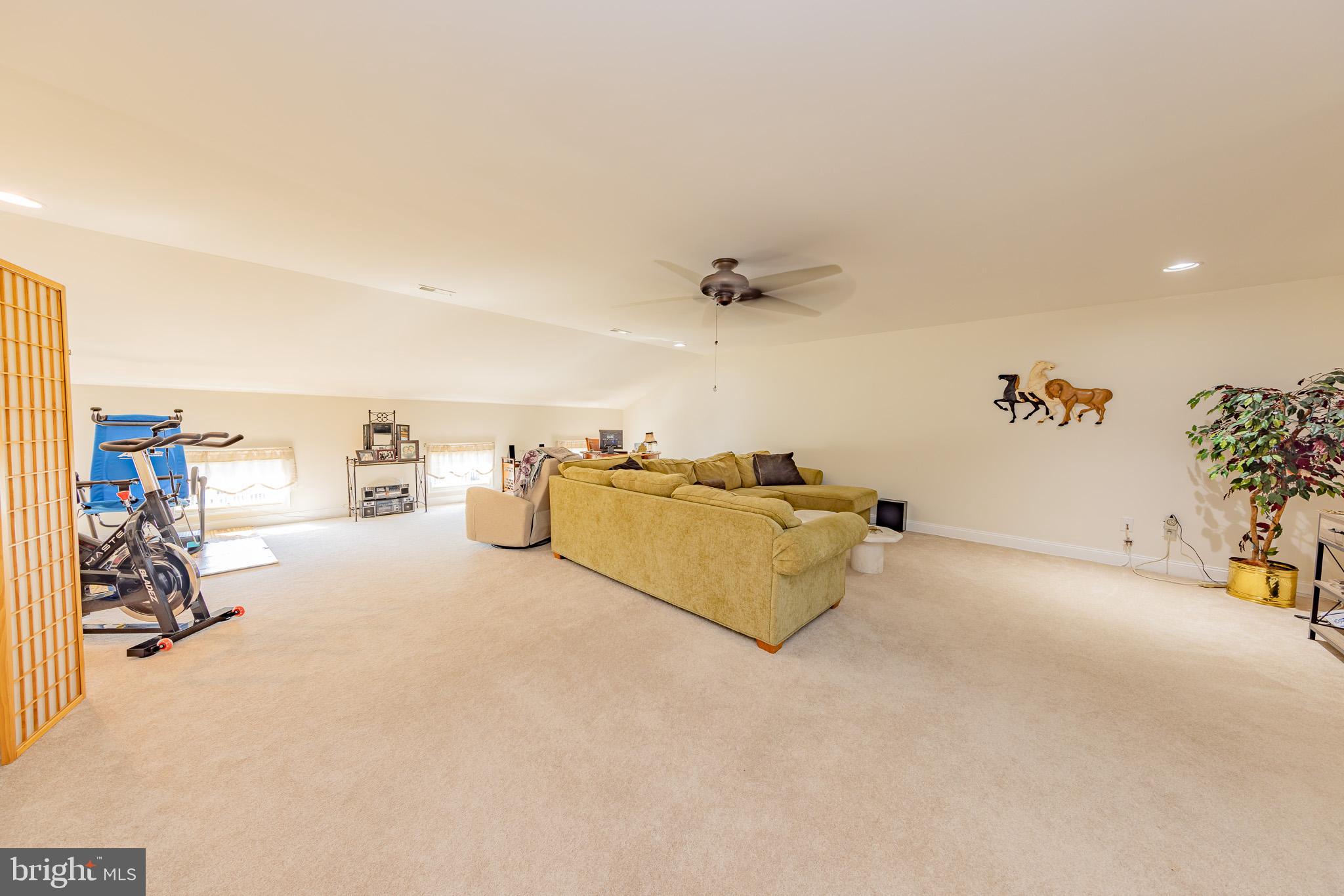 NEWTOWN WALK - Residential