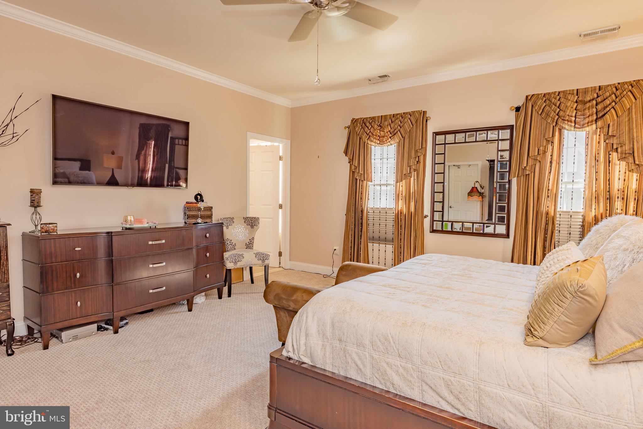 NEWTOWN WALK - Residential