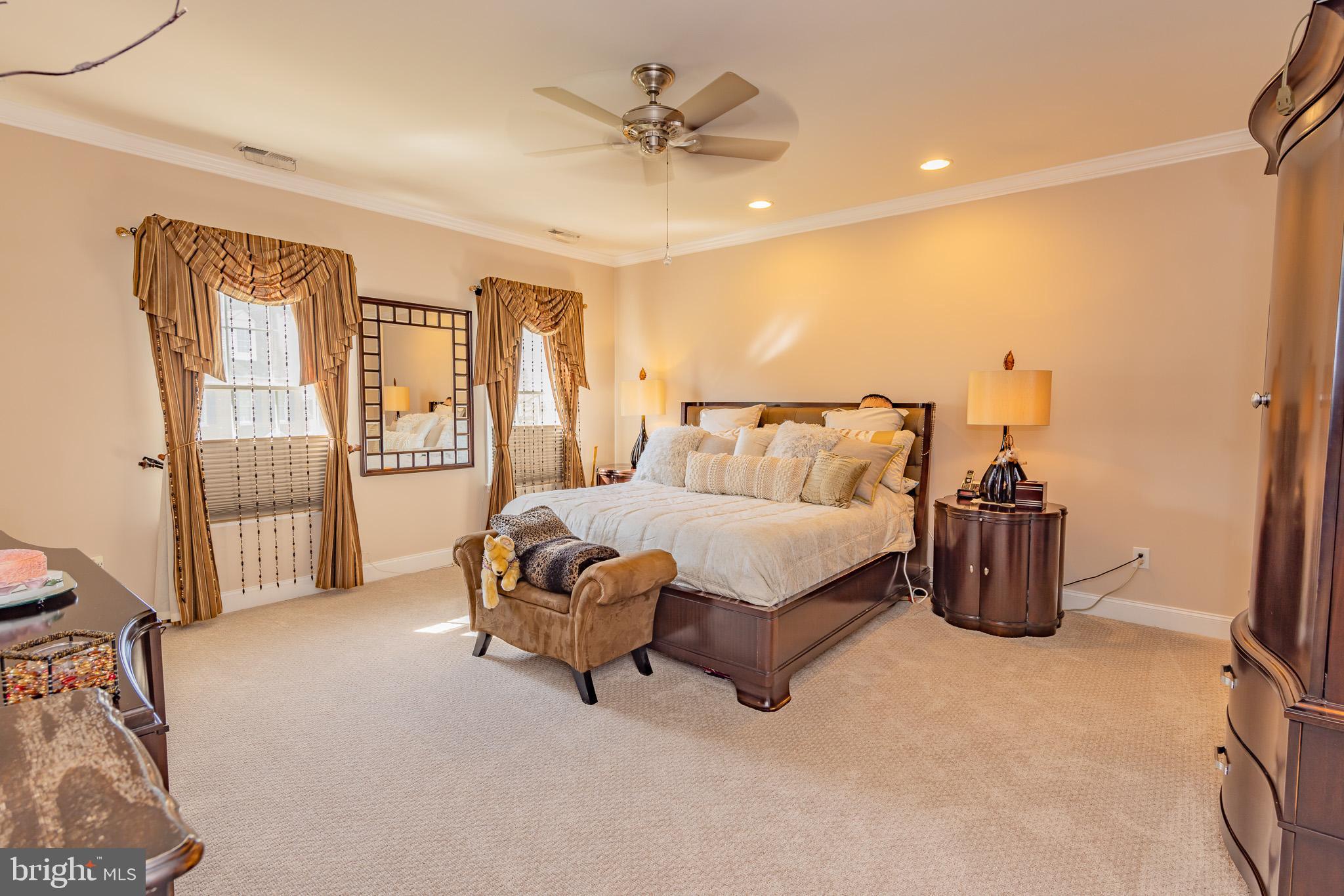 NEWTOWN WALK - Residential