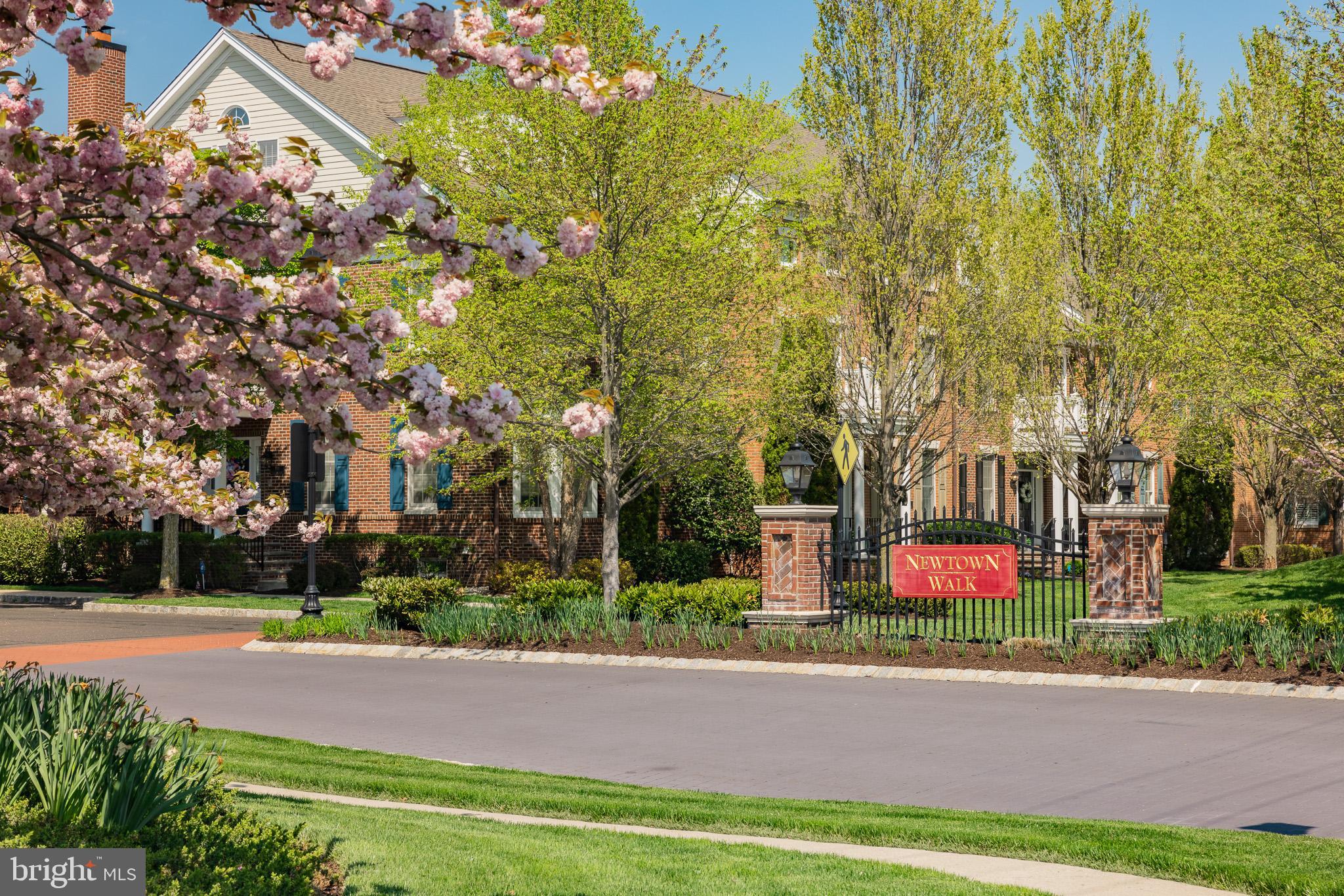 NEWTOWN WALK - Residential
