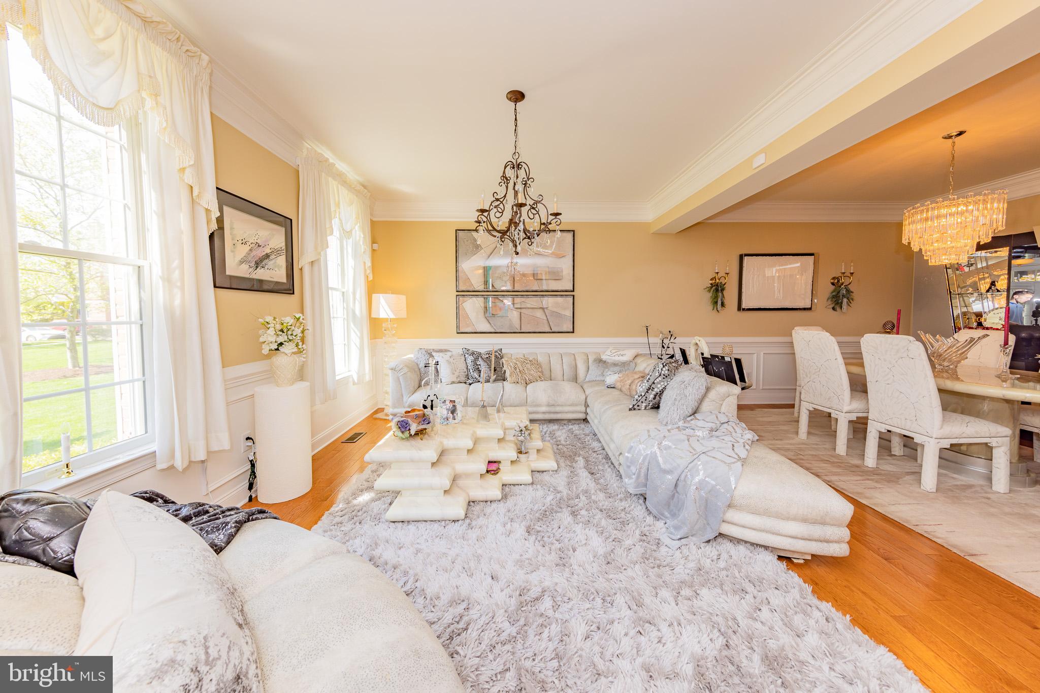 NEWTOWN WALK - Residential