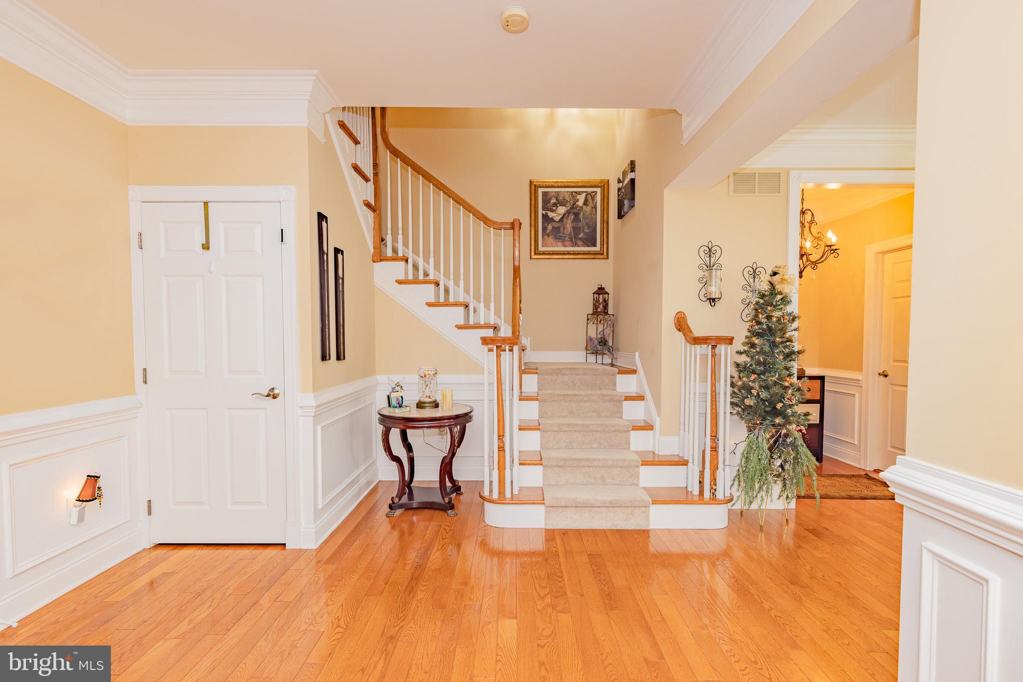 NEWTOWN WALK - Residential