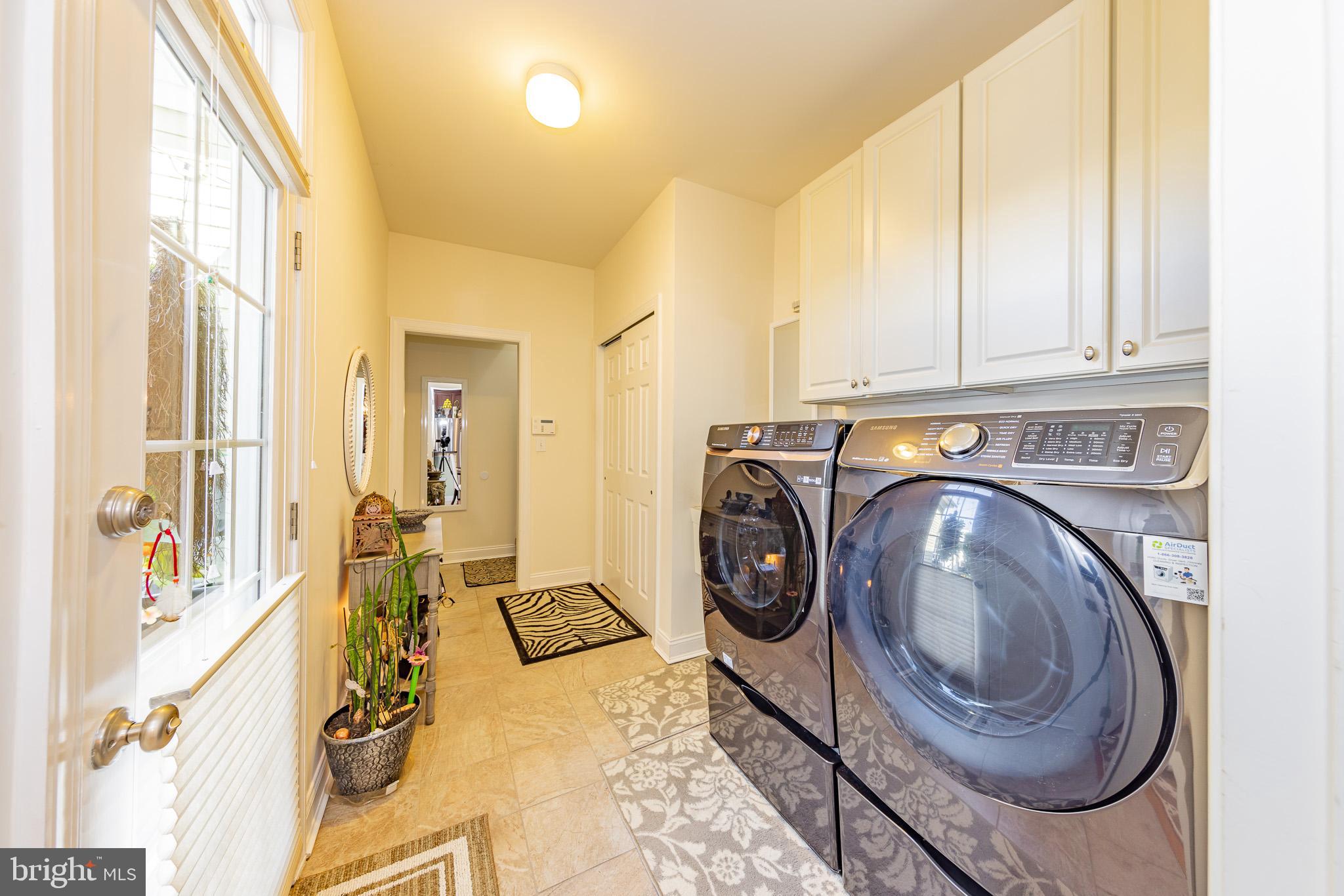 NEWTOWN WALK - Residential