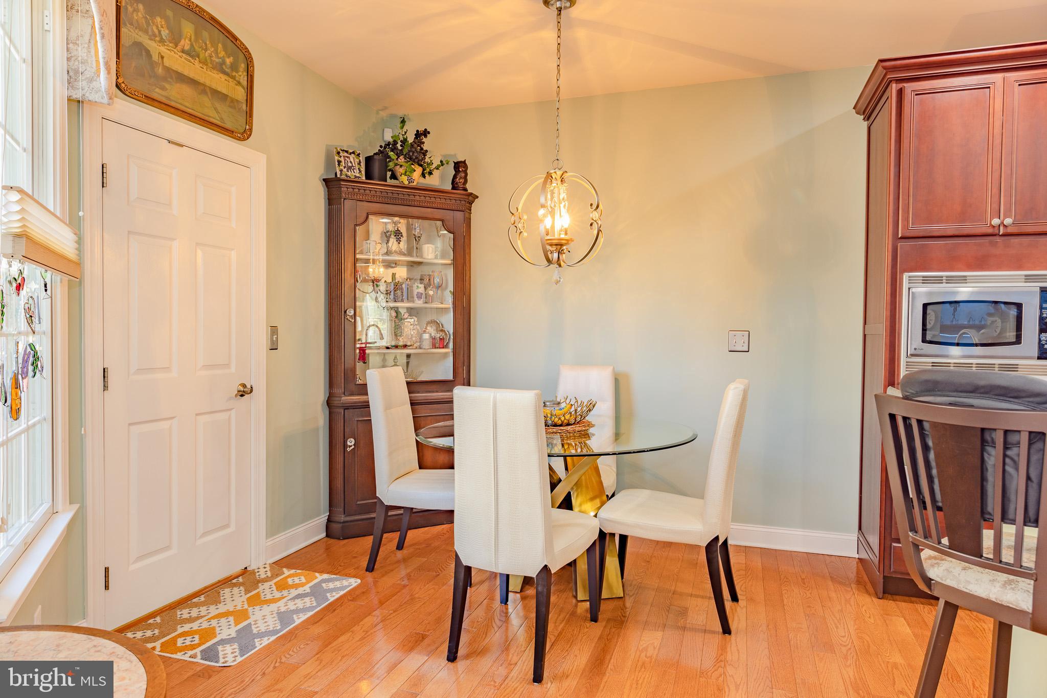 NEWTOWN WALK - Residential