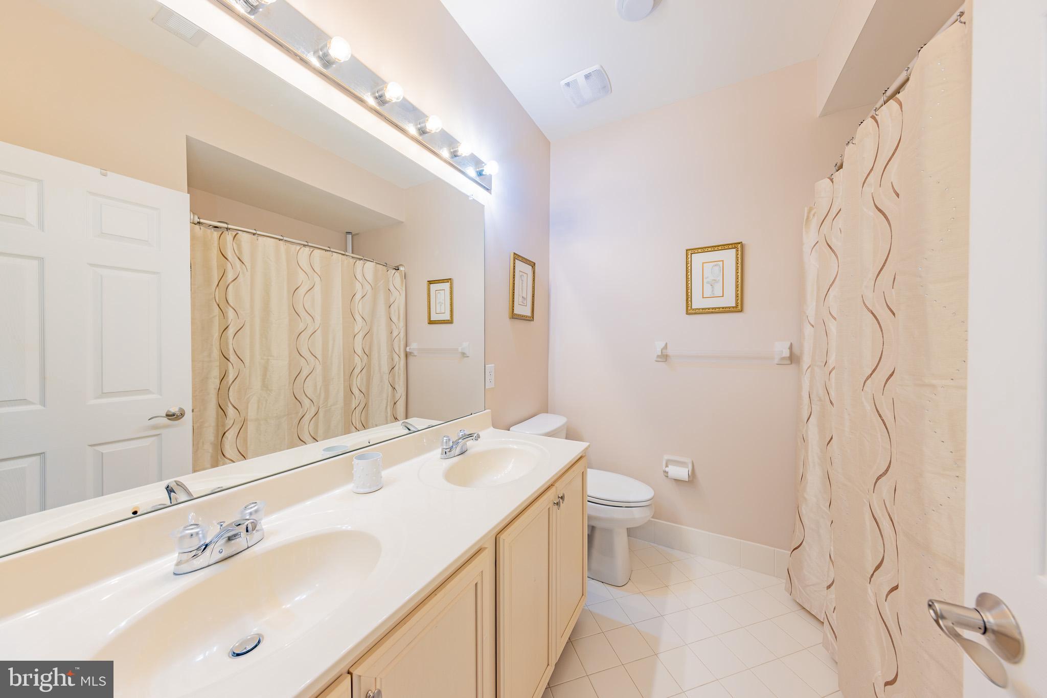 NEWTOWN WALK - Residential