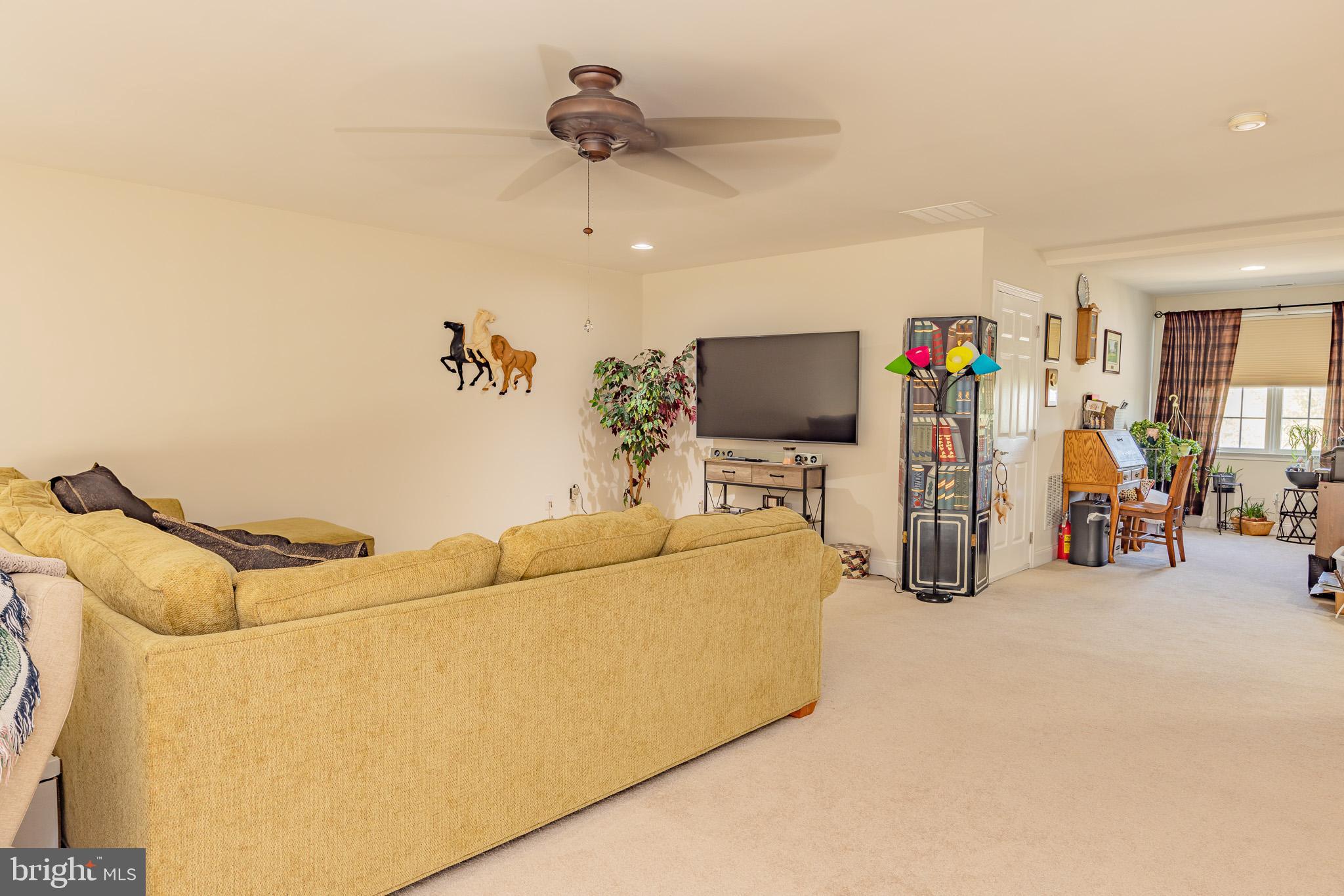 NEWTOWN WALK - Residential